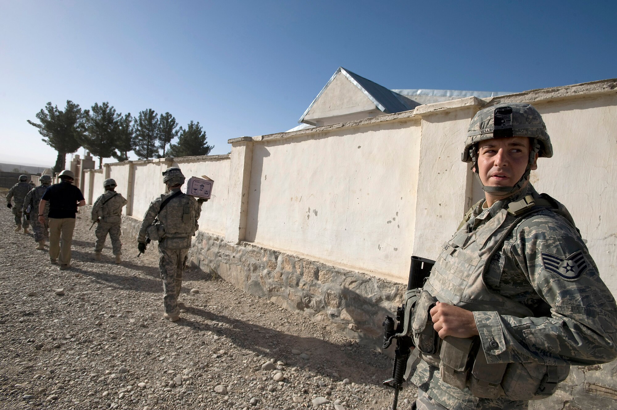 Staff Sgt. Don Elias provides security while deployed with the Zabul Provincial Reconstruction Team Oct. 18 in Qalat, Afghanistan. Sergeant Elias is deployed to the PRT as the force protection NCO in charge from Wright-Patterson Air Force Base, Ohio. He is a native of Buffalo, N.Y. (U.S. Air Force photo/Master Sgt. Keith Brown) 
