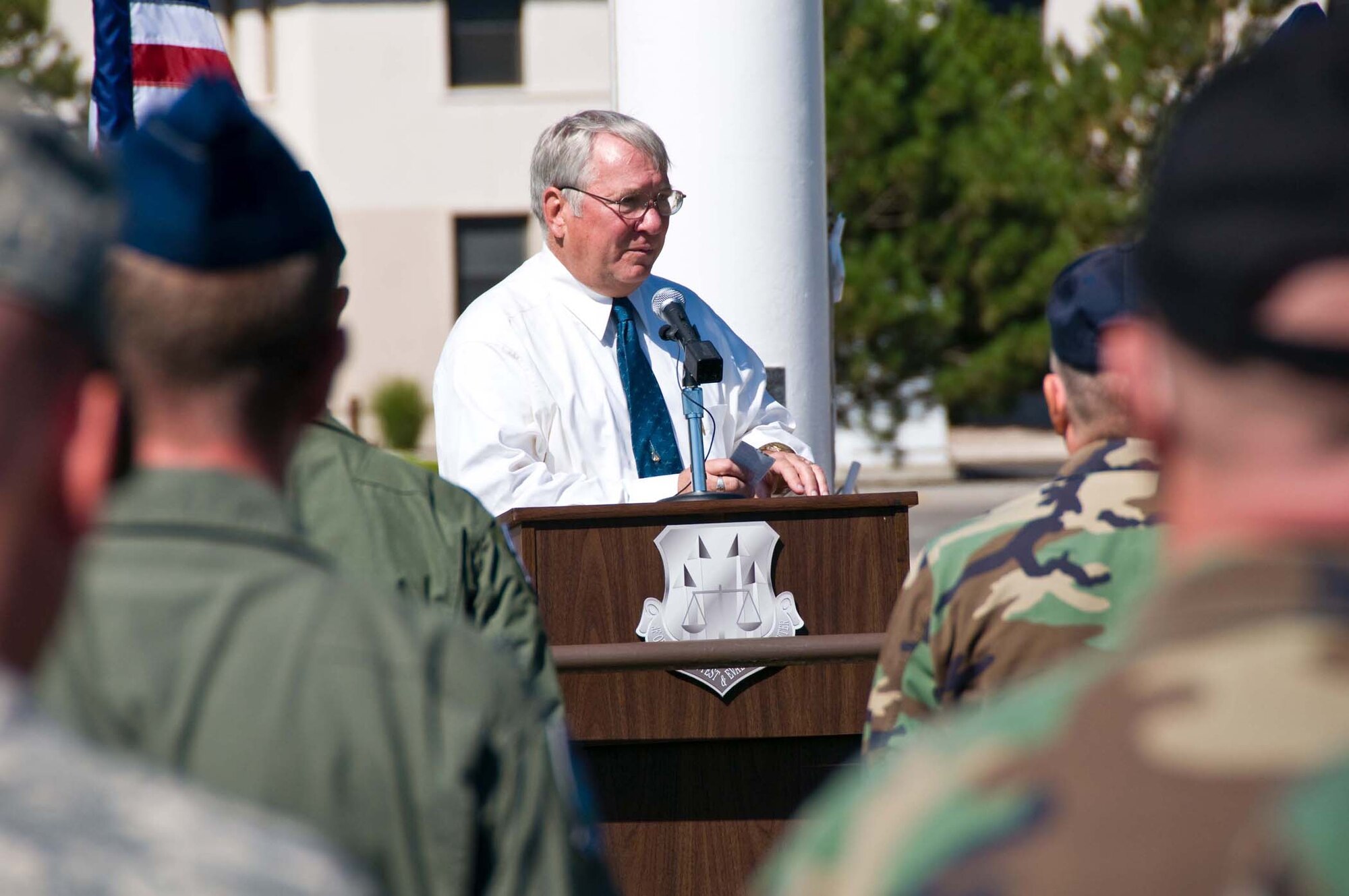 Retired U.S. Air Force Col. Robert Hudson, former Vietnam prisoner of war, speaks at the September 2008 opening ceremony for the annual POW/MIA 24-hour run at Kirtland Air Force Base, N.M.