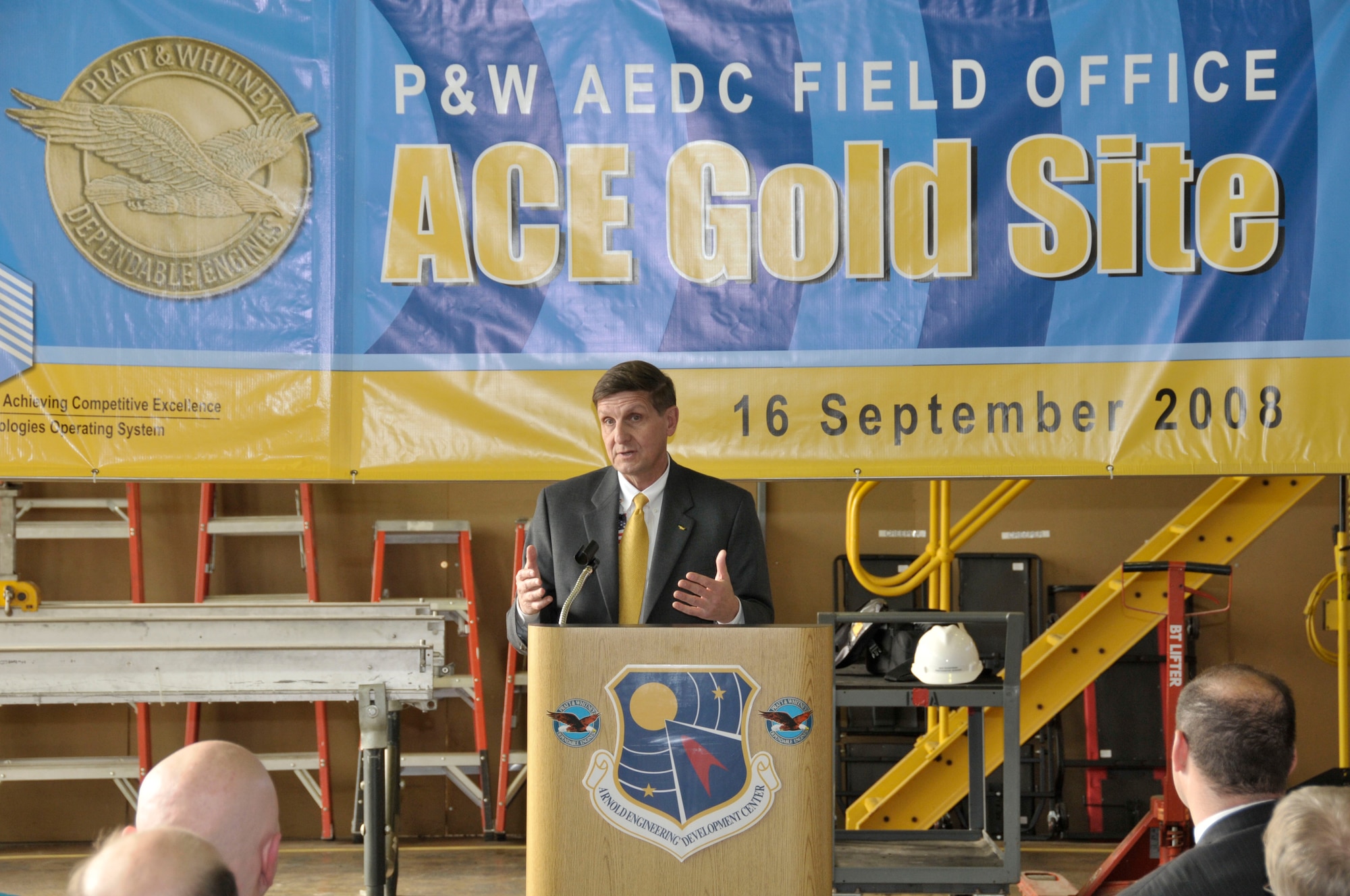 Pratt & Whitney (P&W) President Steve Finger visited AEDC Oct. 31 to congratulate Arnold Engineering Development Center (AEDC) P&W team for earning the Achieving Competitive Excellence Gold award and to celebrate the 50th anniversary of AEDC and P&W’s partnership. (Photo by Rick Goodfriend)