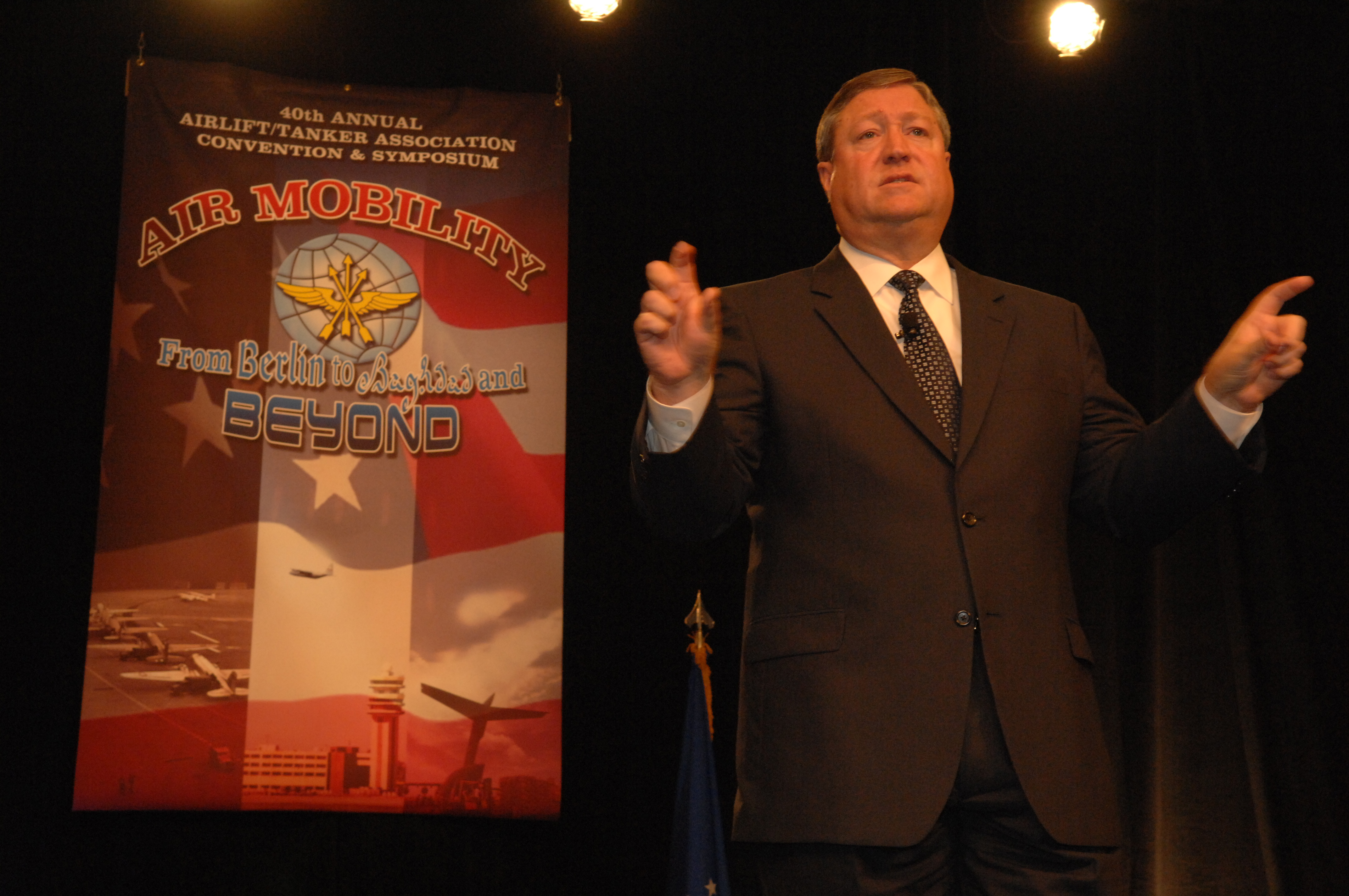 SECAF looks ahead at Airlift/Tanker Association convention > Air Force