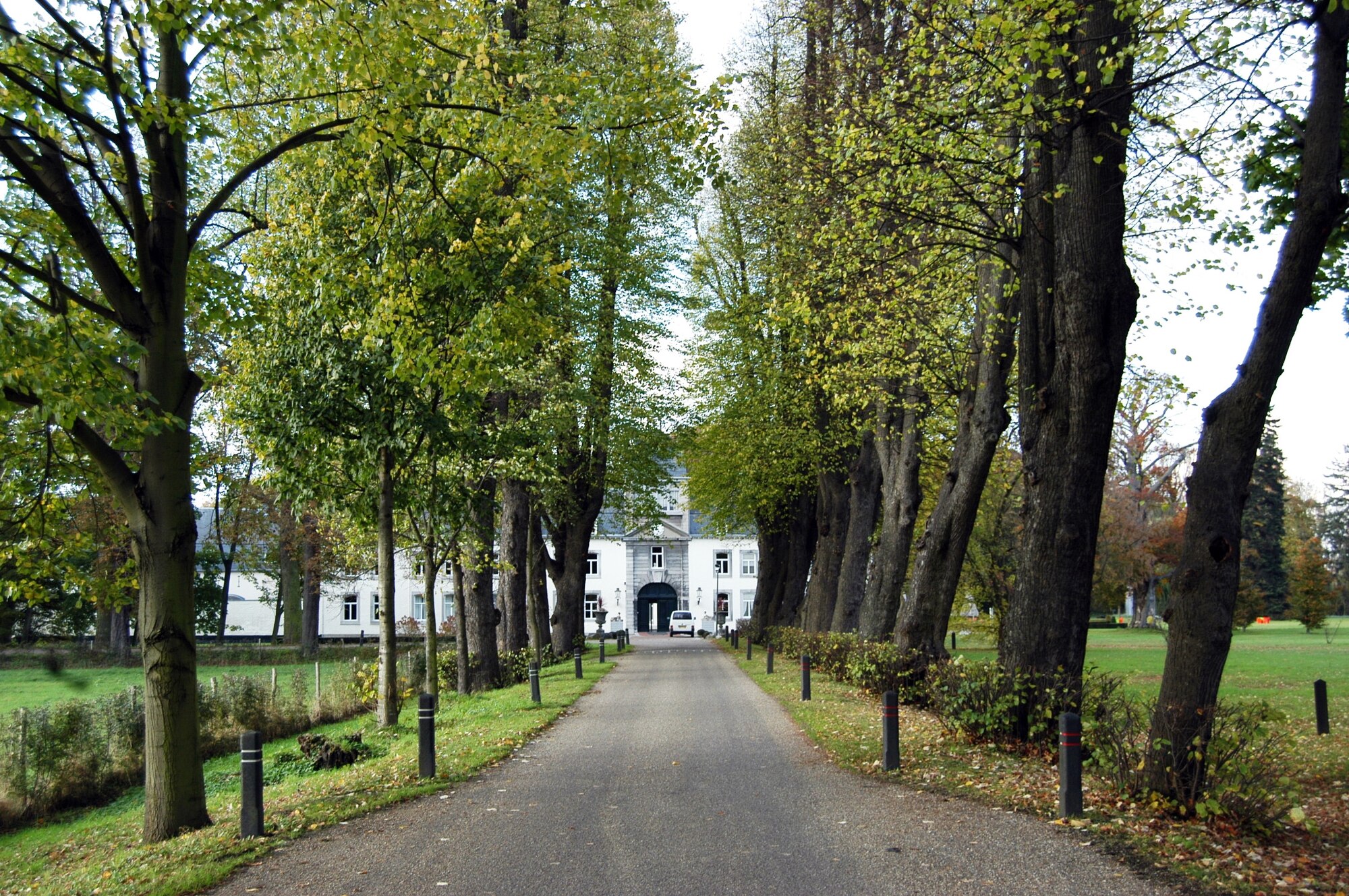 Trees line the narrow drive to Kasteel Vaeshartelt, a castle on the outskirts of Maastricht, the Netherlands. For anyone looking for a unique place to stay while visiting Maastricht, at an affordable price, this castle is ideal. (Photo by Belgian Air Force 1st Sgt. Vanessa Klutsch)
