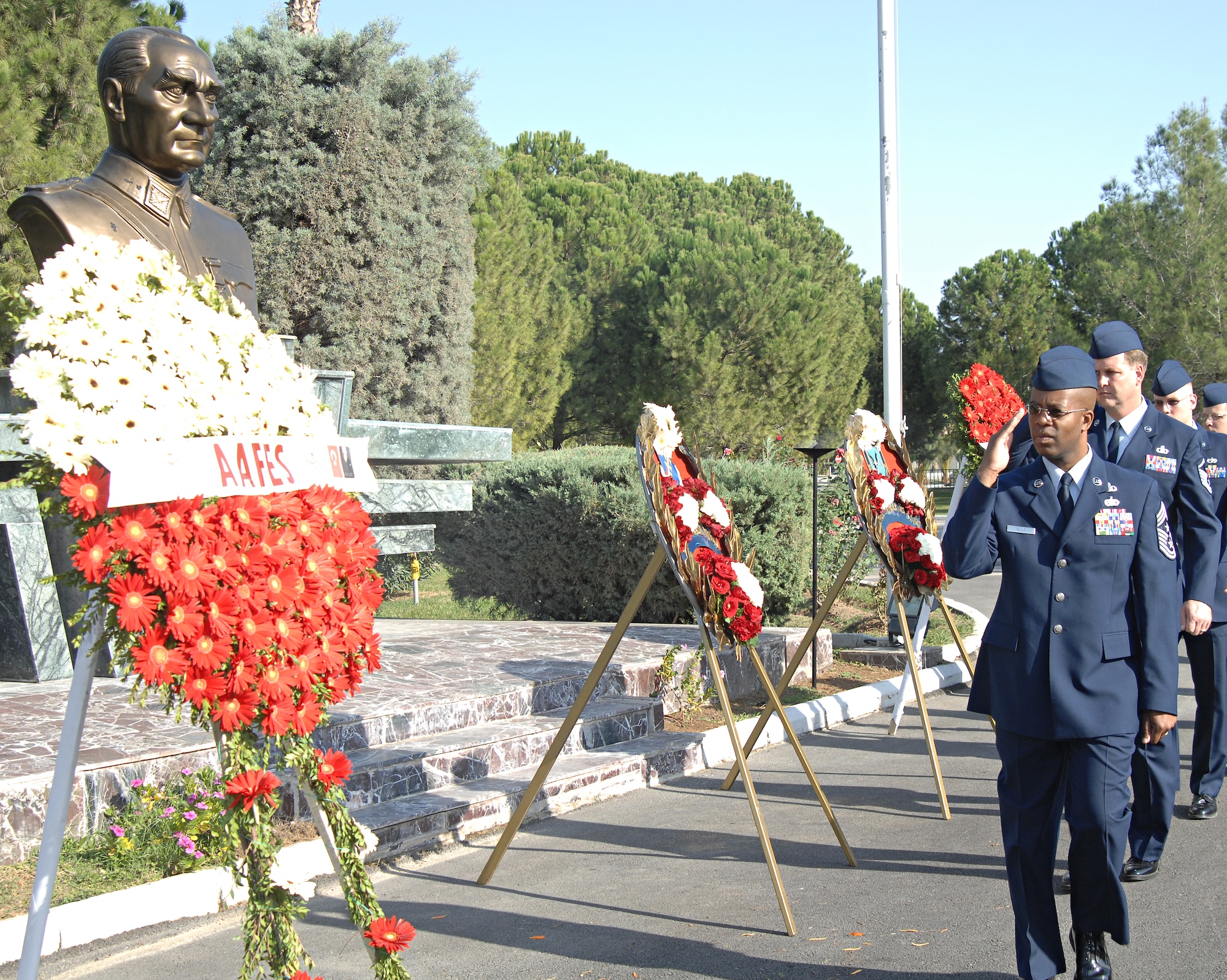Chief Master Sgt. Robert Ellis, 39th Air Base Wing command chief, salutes Incirlik Air Base’s Ataturk Monument during the Ataturk Memorial Day Ceremony, Nov. 10, the 70th anniversary of Ataturk’s death. (U.S. Air Force photo by Senior Airman Benjamin Wilson)