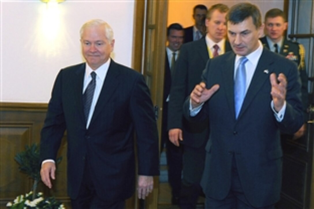 U.S. Defense Secretary Robert M. Gates, left, walks with the Prime Minister of Estonia Andrus Ansip, Nov. 12, 2008. Gates is in Estonia for Ukraine-related NATO consultations. During meetings with Ansip, Gates reiterated the U.S. position that nations on Russia’s periphery who want better relations with the West do not present threats to Russia.

