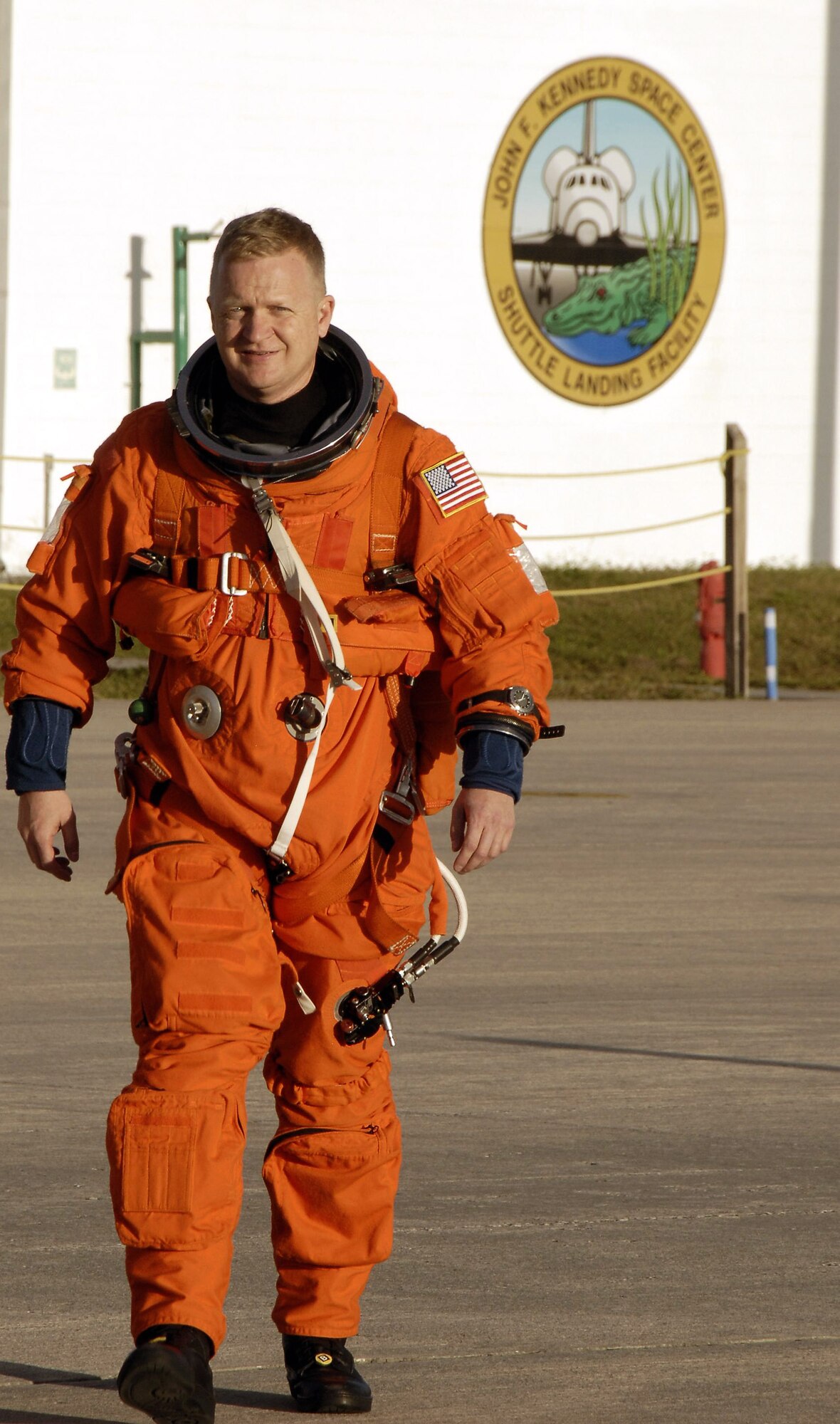 Col. Eric Boe heads for a shuttle training aircraft to practice landings on the Shuttle Landing Facility's runway Nov. 11 at NASA's Kennedy Space Center in Florida. He is the STS-126 pilot and is a Civil Air Patrol member. (NASA photo/Kim Shiflett) 