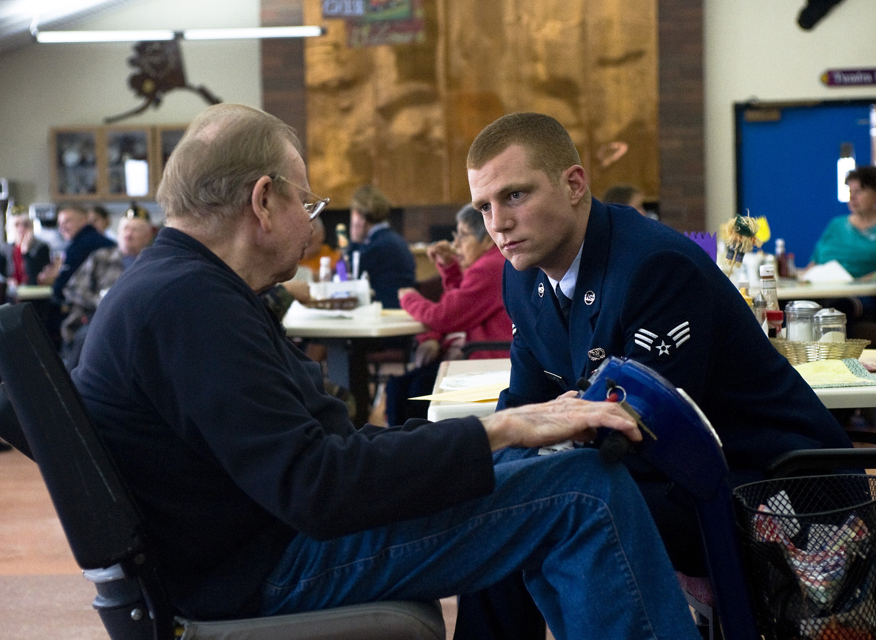 Elmendorf S Airmen Visit Veterans