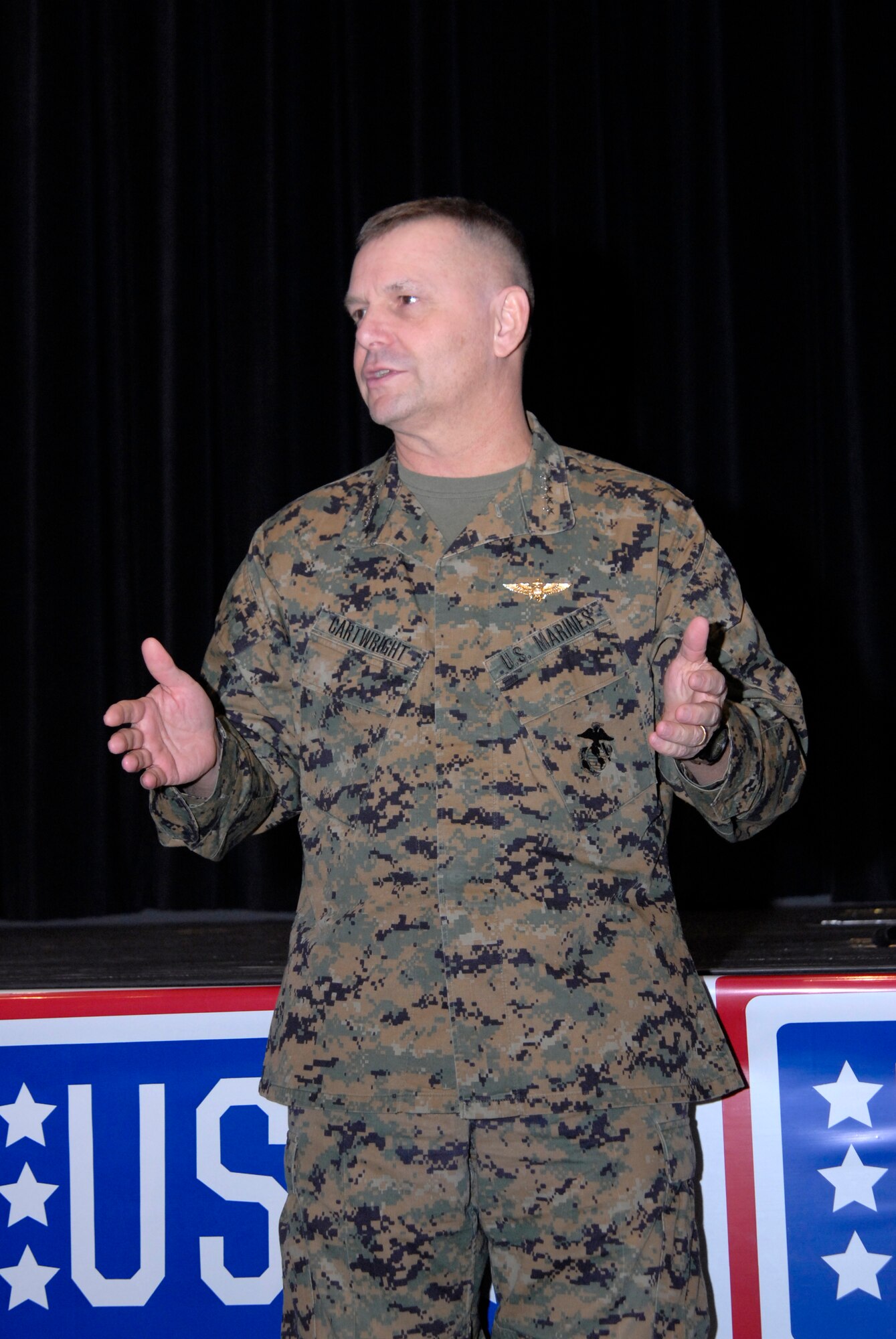 Marine Gen. James E. Cartwright, Vice Chairman of the Joint Chiefs of Staff, speaks to Airmen at Kunsan Air Base, Republic of Korea, Nov. 12, 2008. General Cartwright came to Kunsan along with a United Service Organizations entertainment show in support of the military members stationed in Korea. (U.S. Air Force Photo by SSgt Jason Colbert)