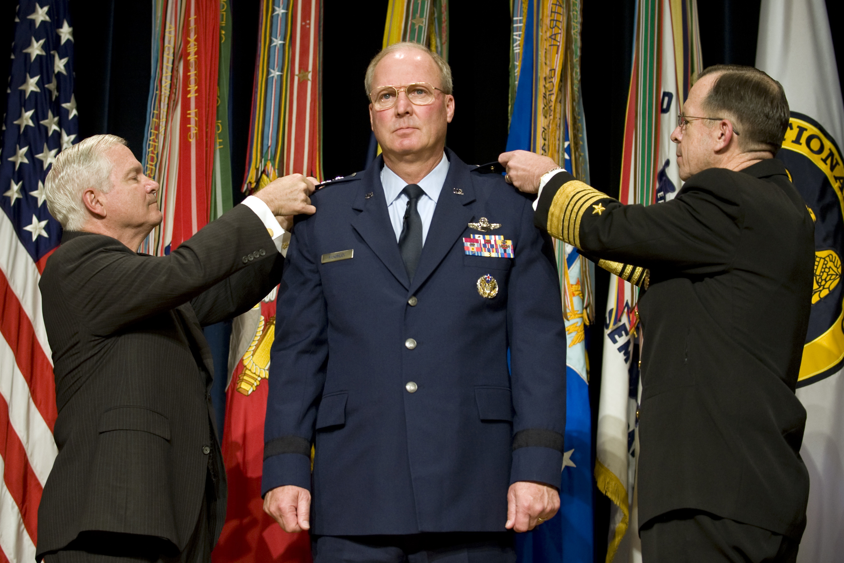 Defense Secretary Robert M Gates And Chairman Of The Joint Chiefs Of Staff U S Navy Adm
