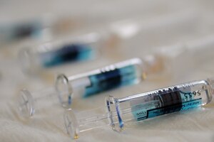LANGLEY AIR FORCE BASE, Va -- Flu vaccines will be available for all Department of Defense identification cardholders at the Bateman Library Nov. 24 from 8 a.m. to 4 p.m. and Nov. 26 from 8 a.m. to noon. (U.S. Air Force photo/Senior Airman Vernon Young)