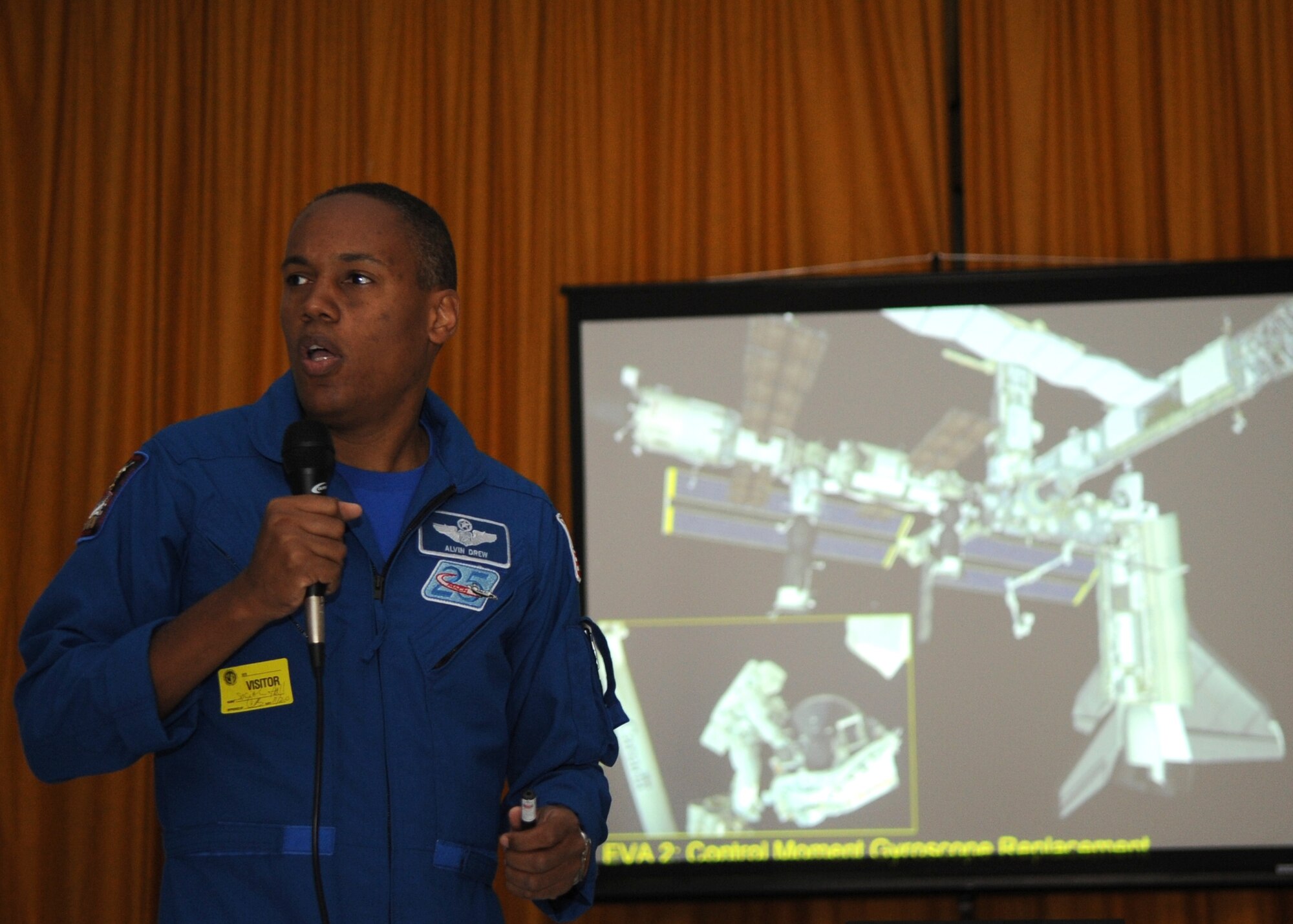 Air Force Astronaut Col. B Alvin Drew speaks to students at Westchester High School about his experiences in space, Nov. 20.  His visit was one of many events held during Air Force Week in Southern California. (U.S. Air Force photo by Stephen D. Schester)