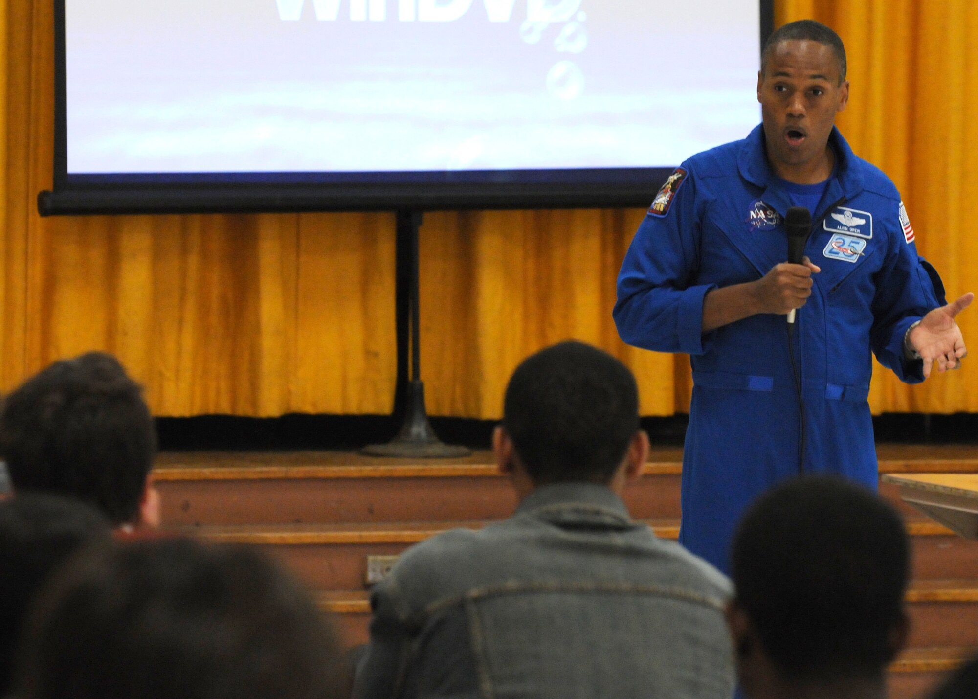 Air Force Astronaut Col. B Alvin Drew speaks to students at Westchester High School about his experiences in space, Nov. 20.  His visit was one of many events held during Air Force Week in Southern California. (U.S. Air Force photo by Stephen D. Schester)