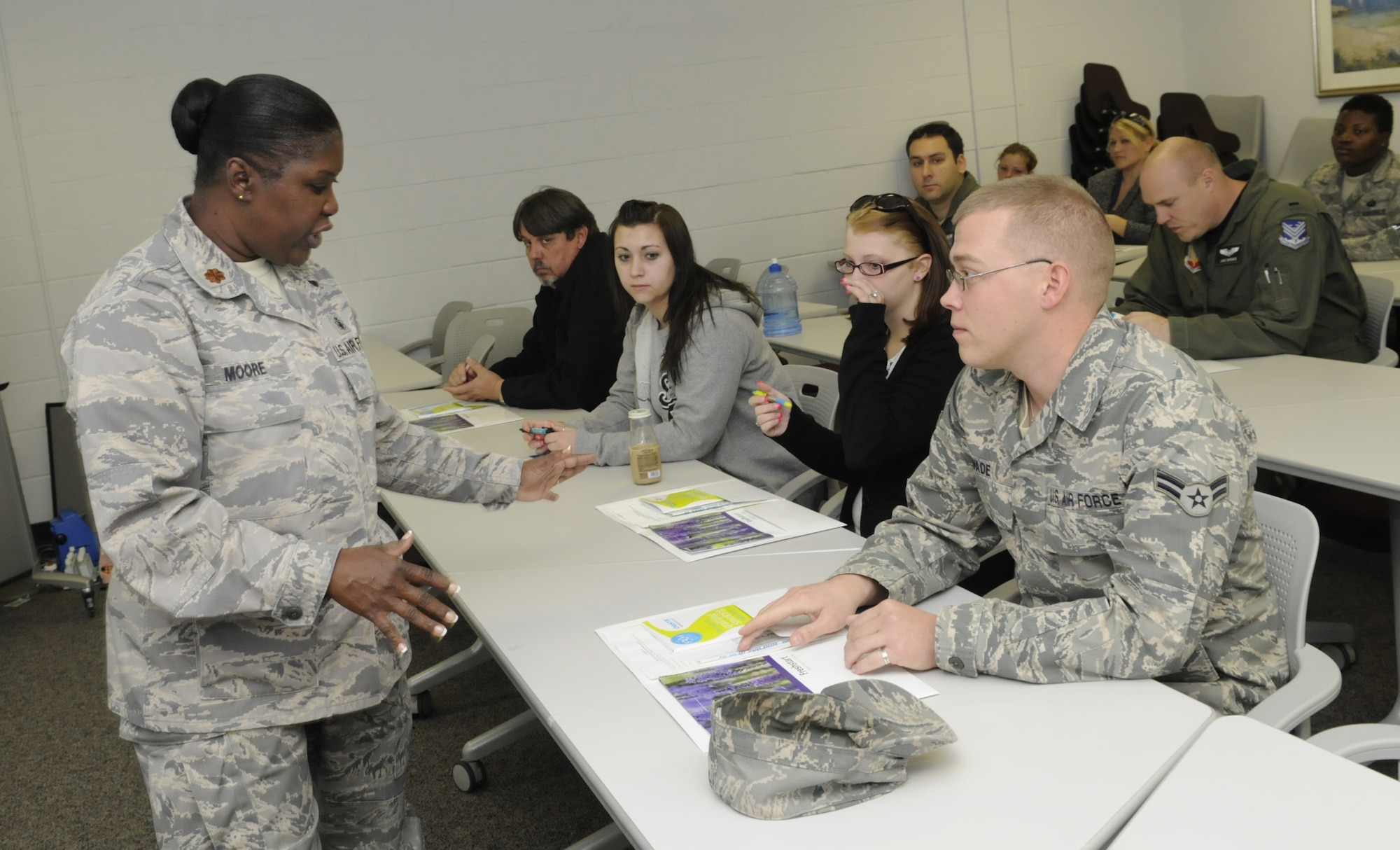 Maj. Sherry Moore teaches a smoking cessation class Nov. 20 at the Robins Health and Wellness Center. U.S. Air Force photo by Sue Sapp