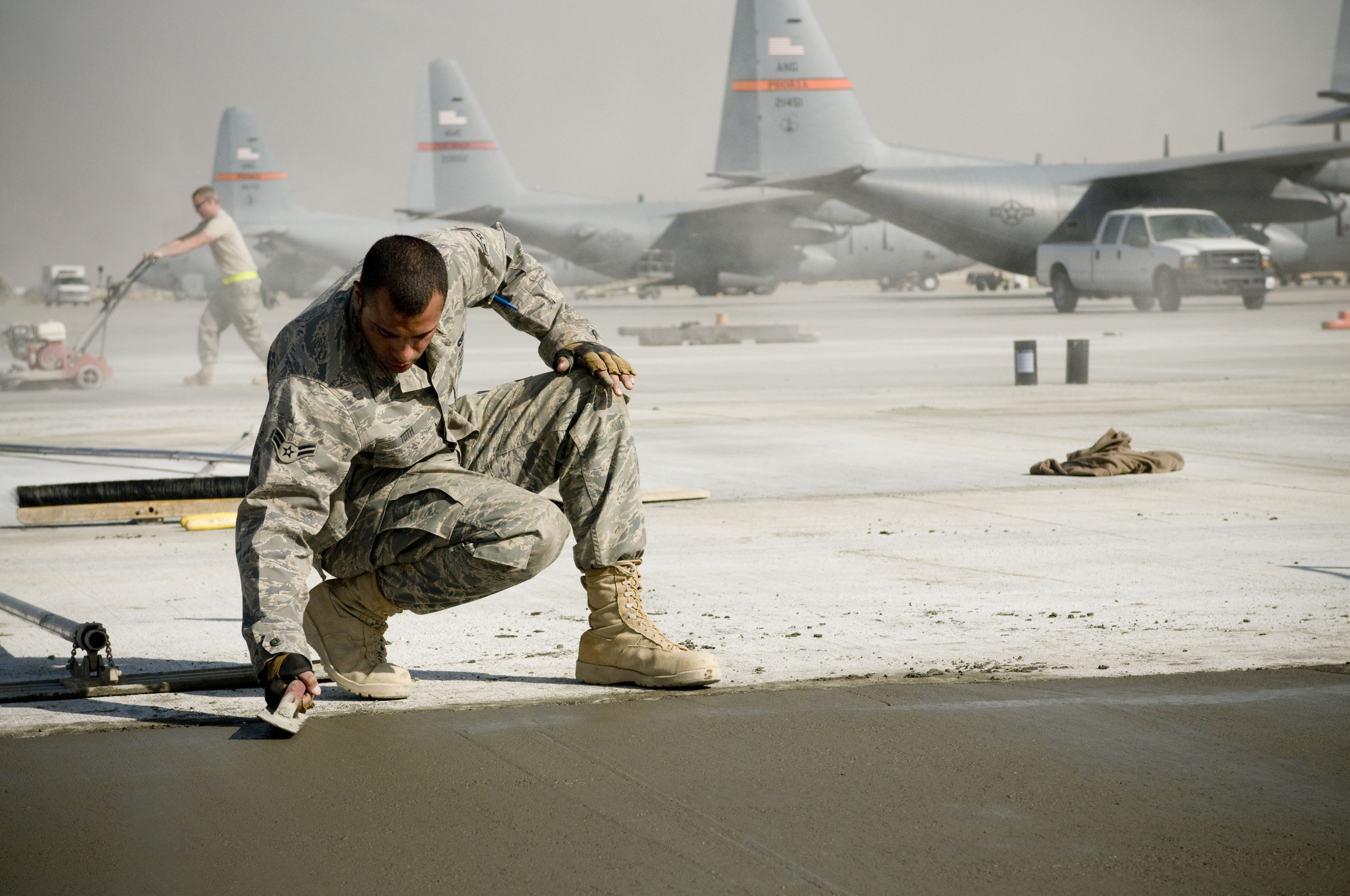 Airmen give thanks, continue mission > Air Force > Article Display