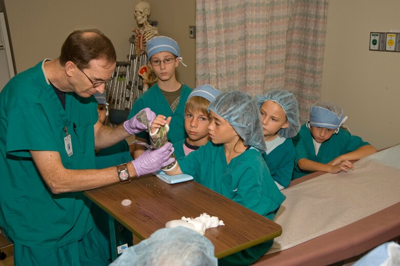 Students experience hands-on learning > Eglin Air Force ...