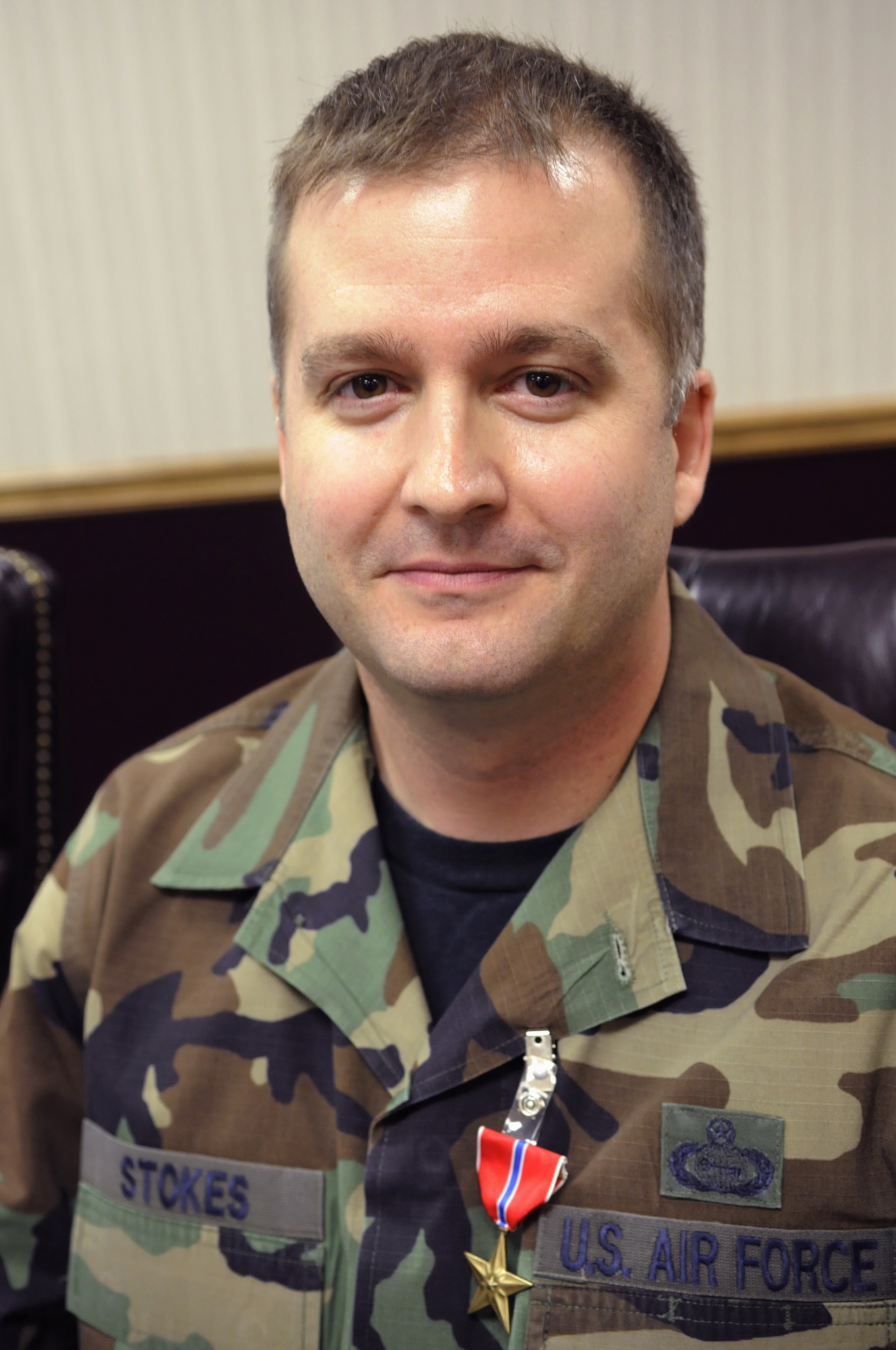 SMSgt. Jason Stokes received the Bronze Star in a ceremony Oct. 1. U. S. Air Force photo by Sue Sapp
