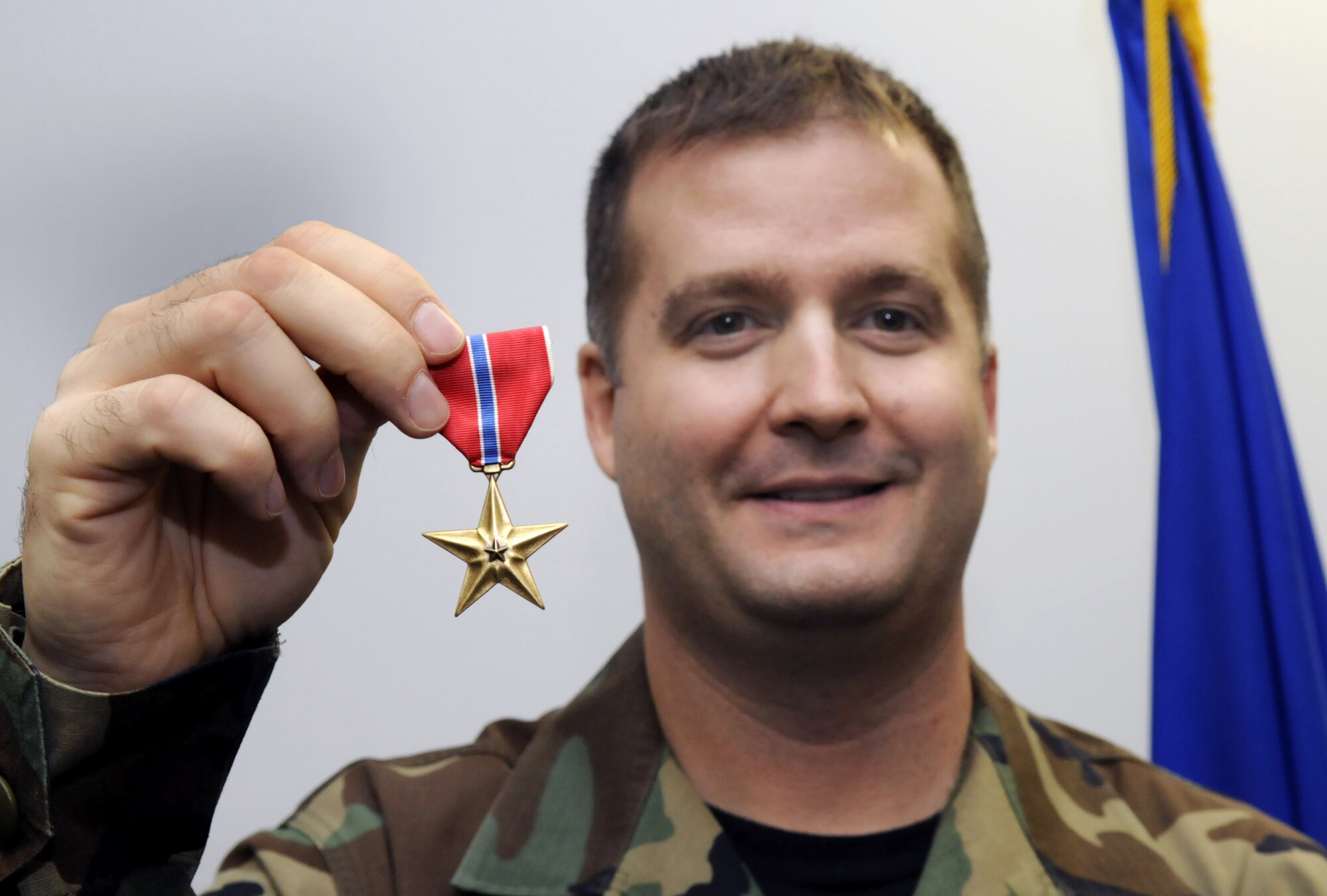 SMSgt. Jason Stokes received the Bronze Star in a ceremony Oct. 1. U. S. Air Force photo by Sue Sapp