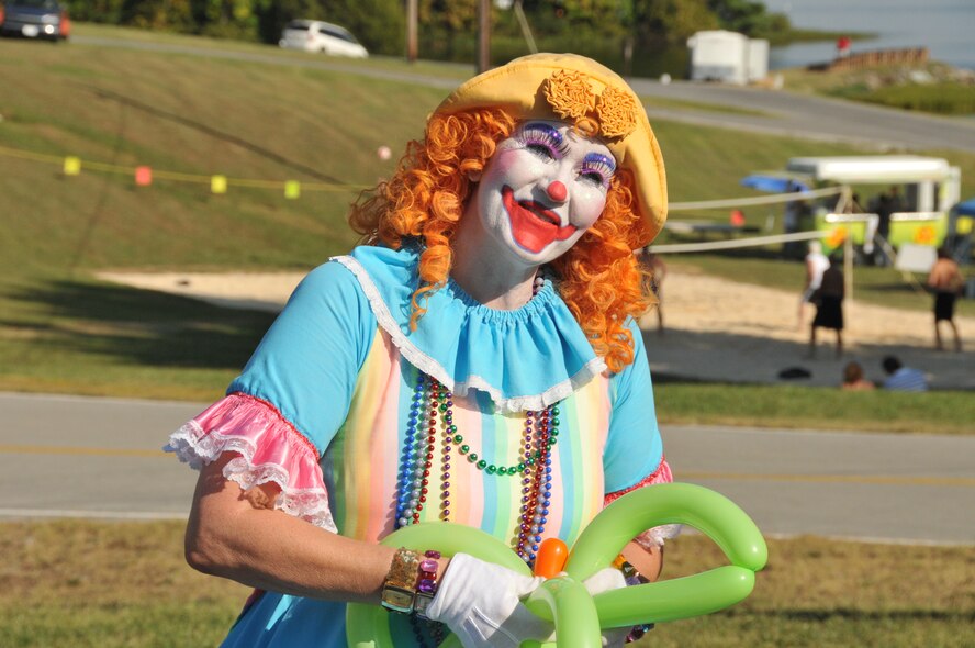 What’s a birthday party without clowns? During this year’s bash, clowns entertained attendees with comedic gestures and balloon animals and hats. (Photo by David Housch)