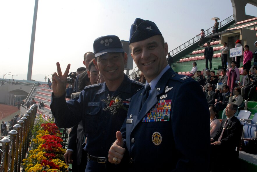 USAF Colonel Bryan "Wolf" Bearden, 8th Fighter Wing Commander, poses for a photo during the 46th Gunsan Citizens Day Citizens Parade, 01 October 2008. (U.S. Air Force photo/Senior Airman Dana Hill)