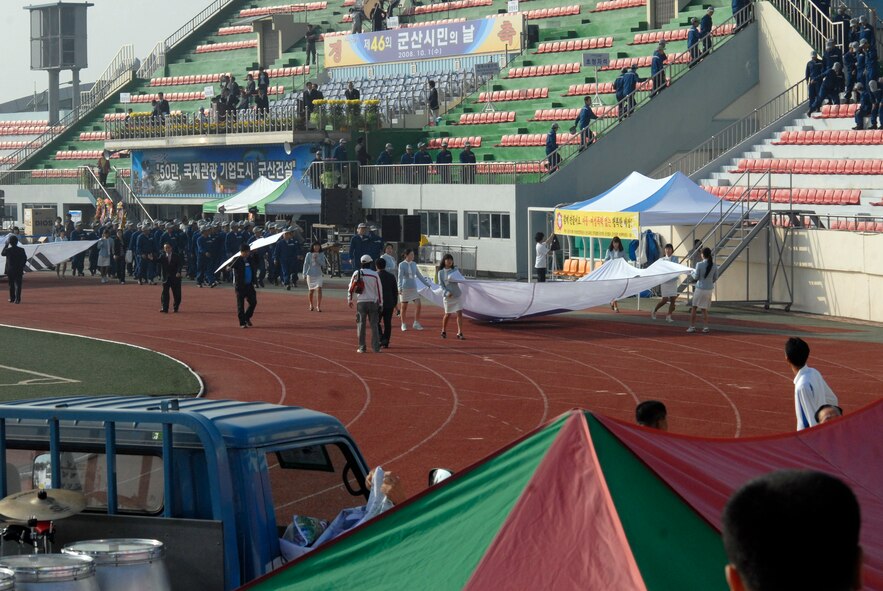 Citizens of Gunsan, Republic of Korea , prepare to march during 46th Gunsan Citizens Day Citizens Parade, 01 October 2008. (U.S. Air Force photo/Senior Airman Dana Hill)
