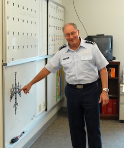 Lt. Gen. Loyd "Chip" Utterback, 13th Air Force commander, Hickam Air Force Base, Hawaii, visited with the 940th Air Refueling Wing Sept. 29, 2008. General Utterback serves as the Joint Forces Air Component commander and, when designated, as the Commander, Air Force Forces, during operations or a contingency. He also serves as the standing Joint Task Force - Support Forces Antarctica commander for Operation Deep Freeze. During the visit, the general toured the facility that will house Detachment 2 and Det 5, 10th Air Force, as well as the 940th Operations Group and Operations Support Flight. Det 2 provides emerging missions integration; Det 5 provides component numbered air force, Air Force Forces support and continuity to 13th AF Headquarters. Det 5 is emerging as a classic associate unit, supporting 13th AF and the Joint Air Component commander. (U.S. Air Force photo/Master Sgt. Ellen L. Hatfield)

