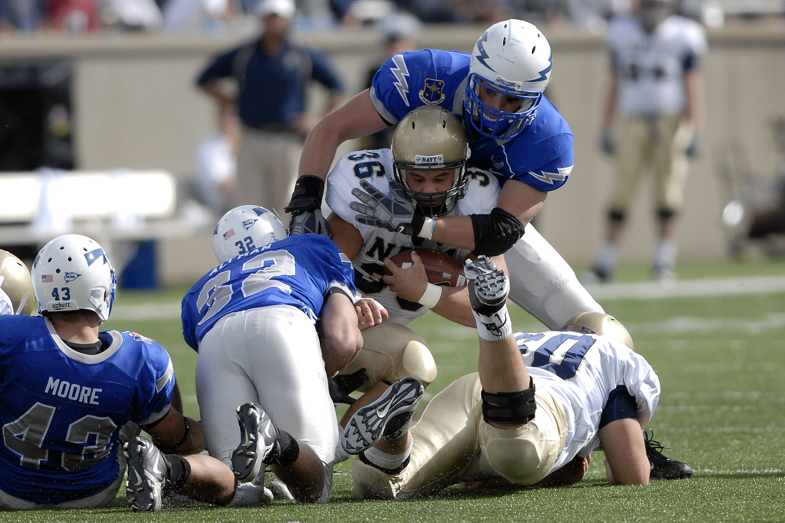 USAFA FALCONS ネイビー フットボールt Football: Navy holds off Falcons > Air Force > Article Display