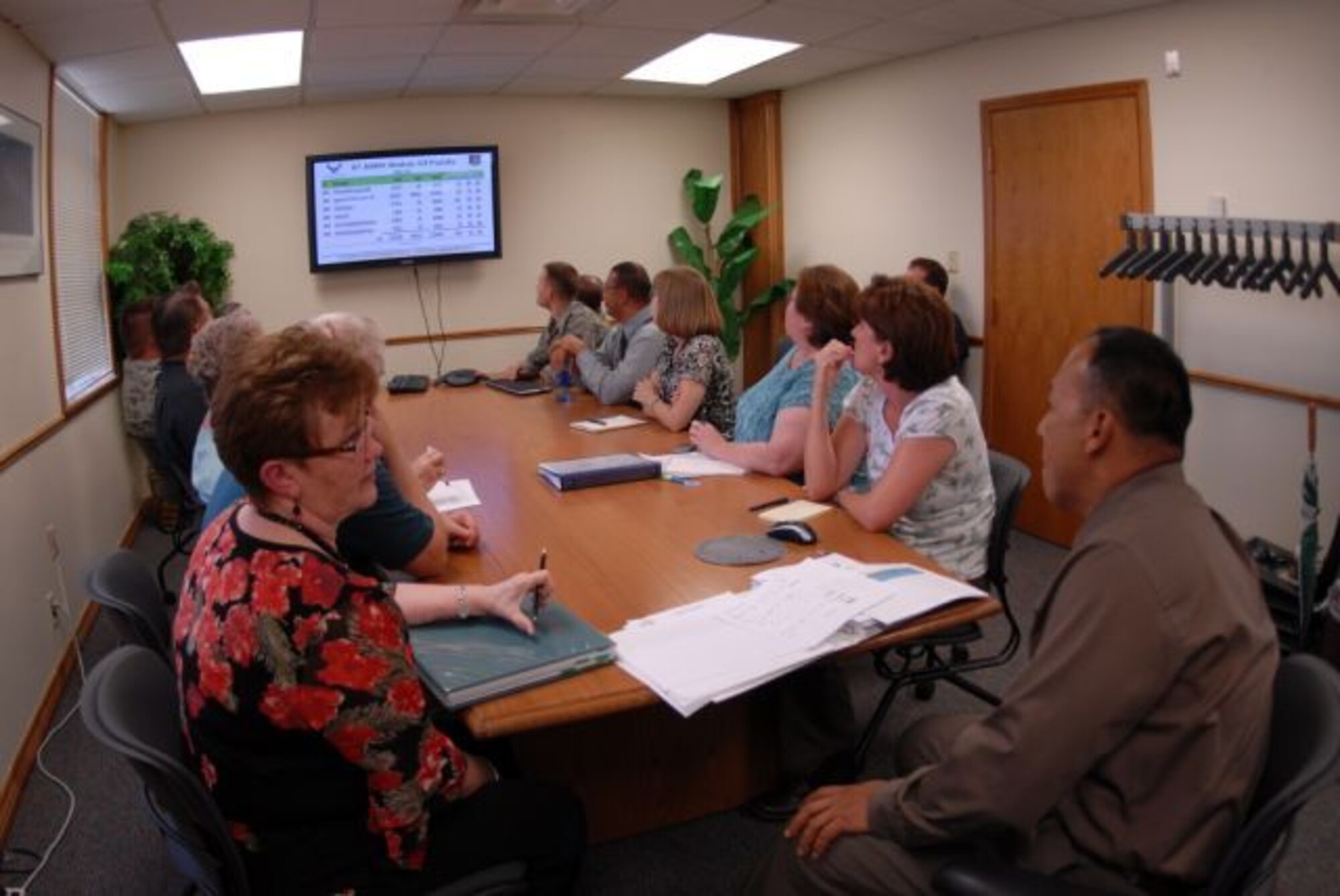 ALTUS AIR FORCE BASE, Okla. -- Antonio Castro, 97th Comptroller Squadron Budget Officer, meets with wing accountants and budget analysts for the end of year close out. The FY2008 wing budget was $120.4 million. (U.S. Air Force photo/Senior Airman Jennifer L. Flores)