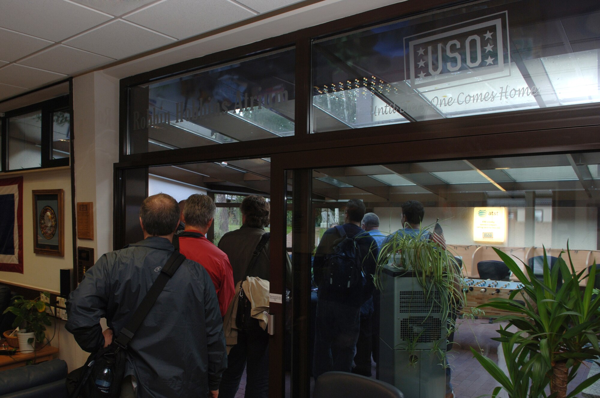 Eight members of the National Cartoonist Society visit the Contingency Aeromedical Staging Facility USO as part of a morale tour in cooperation with the USO, Ramstein Air Base, Germany, Oct. 2, 2008. (U.S. Air Force photo by Airman 1st Class Tony R. Ritter) (Released)