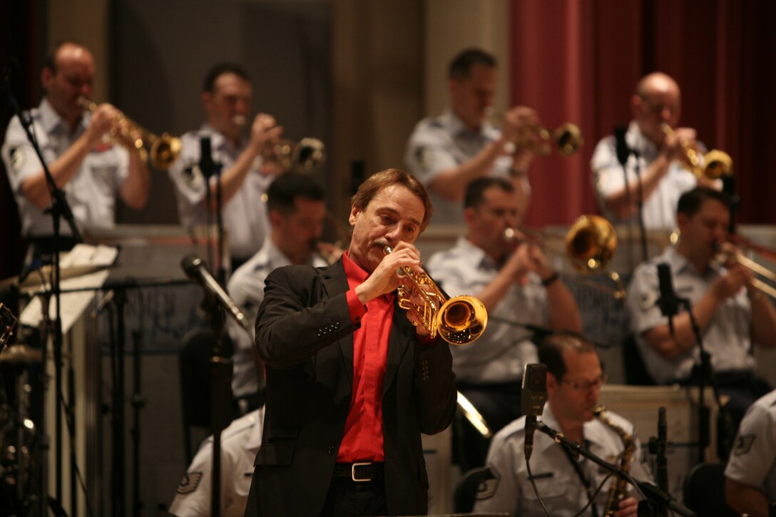 Trumpeter Allen Vizzutti performs in a recording session with the USAF Band's Airmen of Note on October 2, 2008.  The session took place in Gabriel Hall of Historic Hanger 2 on Bolling Air Force Base in Washington, DC. The recording will be sent to radio stations across the United States and Canada for broadcast in 2009. (Official Air Force photo by Senior Master Sgt. Robert Mesite)