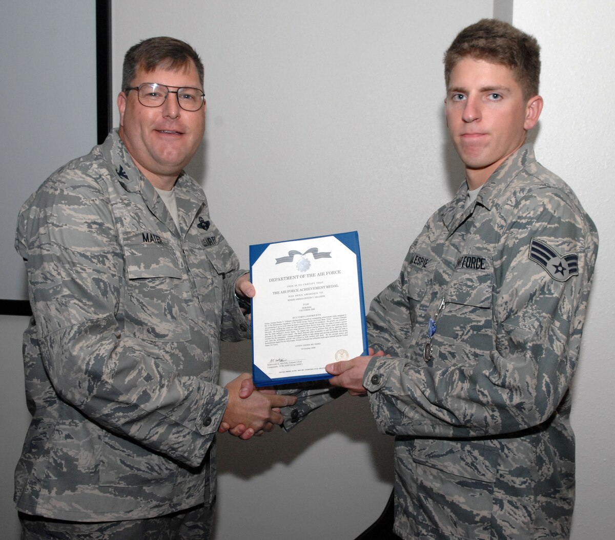 Dyess Airman receives award for heroism > Dyess Air Force Base > News