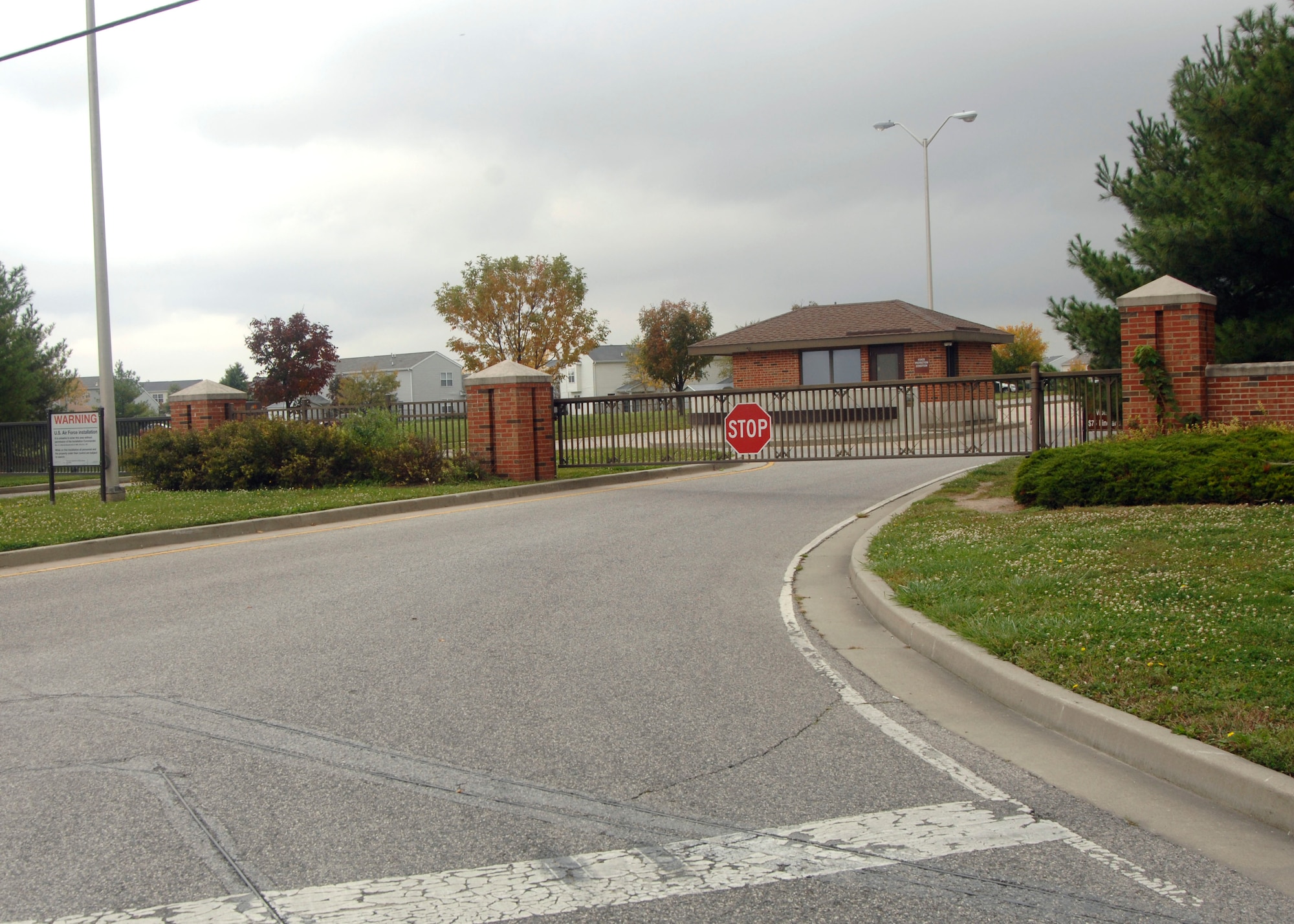 SCOTT AIR FORCE BASE, Ill. -- The Patriot's Landing gate closed permanently on Saturday. The gate closure is in effort to increase the security and safety of the residents living in Patriot's Landing and effectively bring the housing area back into Scott Air Force Base
(US Air Force photo/Tech. Sgt. Michelle Larche) 