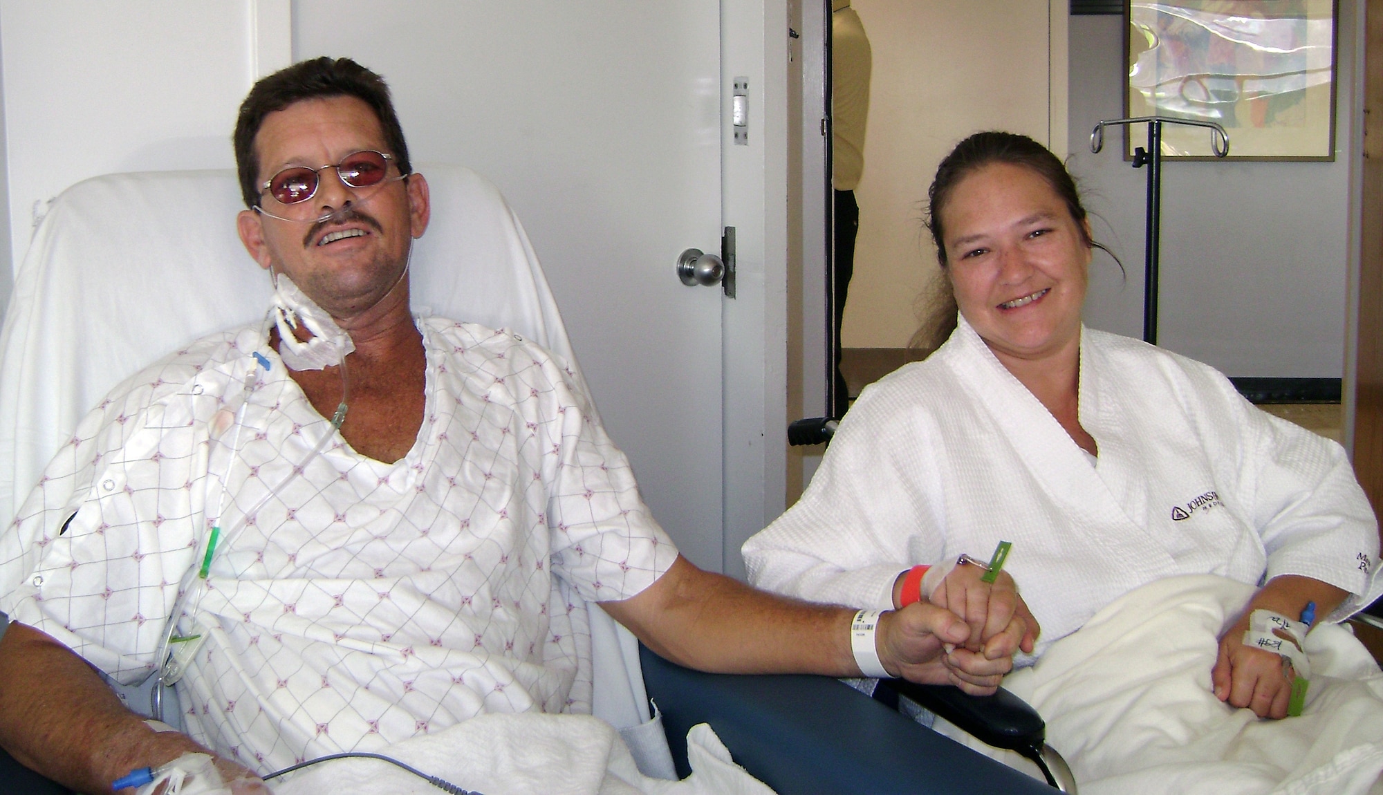 Master Sgt. Laura Perry, an air reserve technician with Air Force Reserve Command's 512th Civil Engineer Squadron at Dover Air Force Base, Del., donated her kidney to her fiance' and fellow squadron member Staff Sgt. Mark Shortt Sept. 22 at John Hopkins Hospital, Baltimore, Md. In August 2007, Sergeant Shortt was diagnosed with acute renal failure, meaning his kidneys lost the ability to filter waste products from the blood and regulate the body's fluid balance. (U.S. Air Force photo/Tech. Sgt. Donna Miranda)