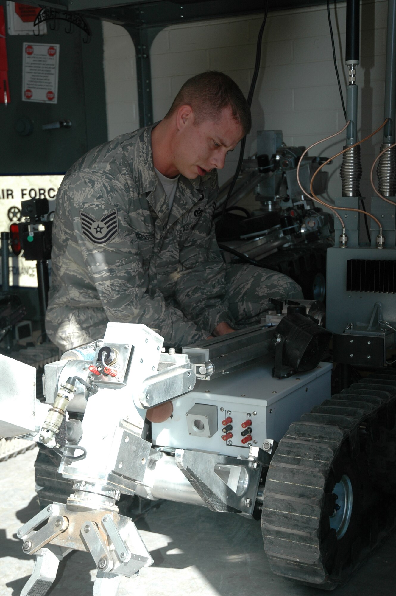 Tech. Sgt. Fred Schoeffler, 944th Civil Engineer Squadron Explosive Ordnance Disposal team member, is the 944th Fighter Wing's Spotlight for the week of Oct. 19, 2008. (U.S. Air Force photo/Staff Sgt. Louis Vega)