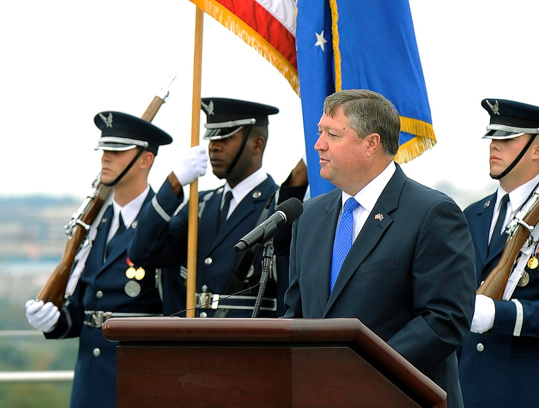 Secretary of the Air Force Michael B. Donley gives his remarks at the Air Force Memorial in Arlington, Va. after being sworn in by Defense Secretary Robert M. Gates Oct. 17. (Department of Defense photo/Tech. Sgt. Jerry Morrison)