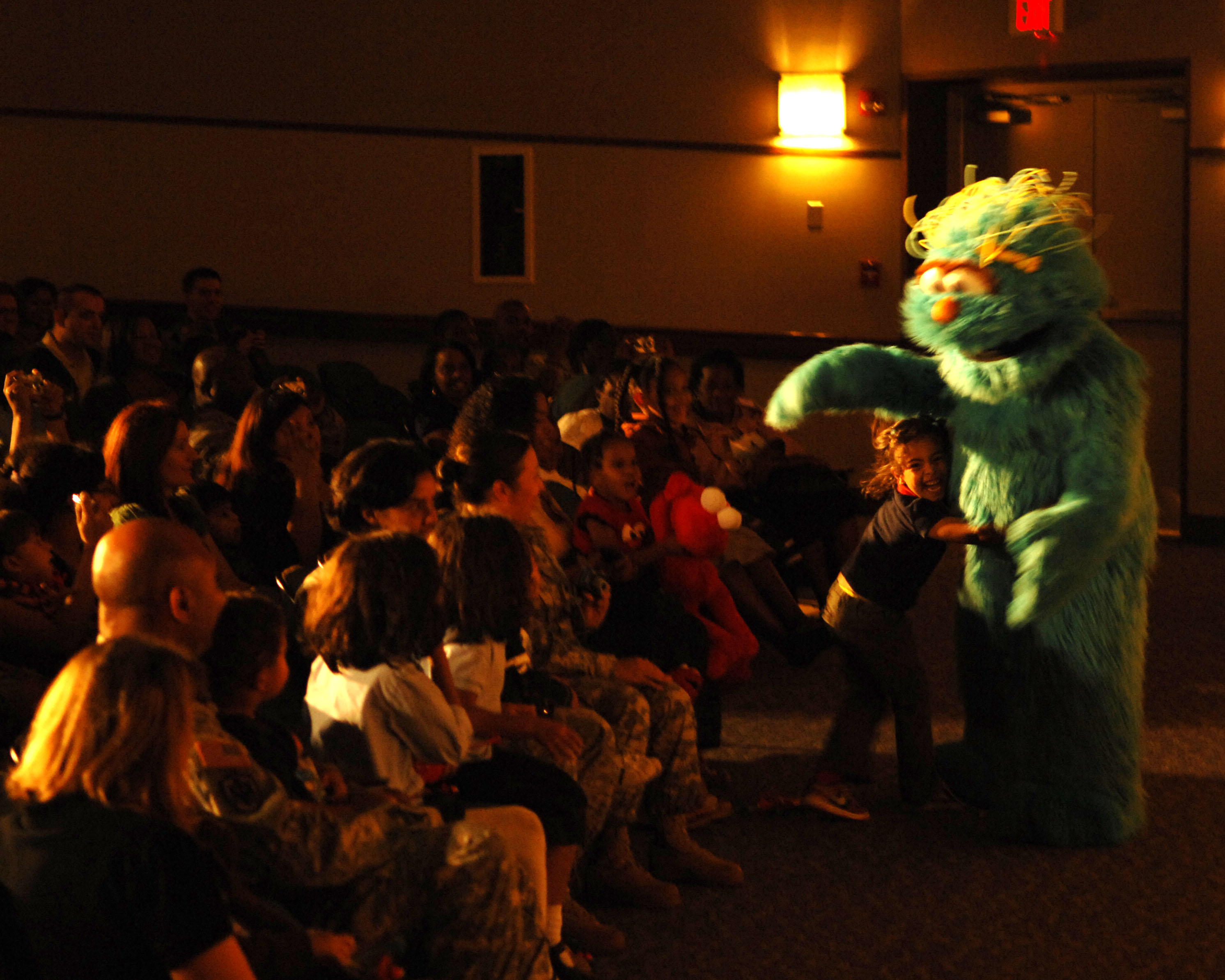 Elmo And Friends Delight Audiences Of All Ages Joint Base Andrews Display