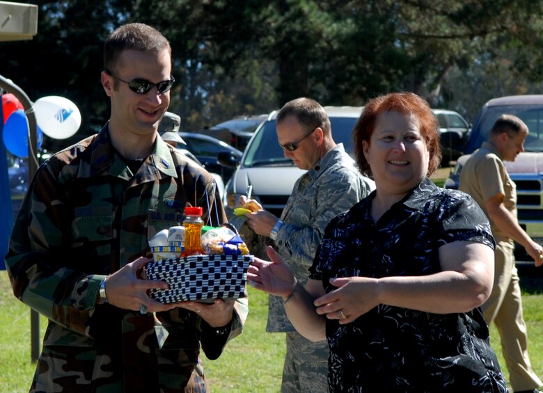 VANDENBERG AIR FORCE BASE, Calif. -- 1st Lt. Jason Ross, 30th Force Support Squadron, participates in the Combined Federal Campaign kickoff Oct. 14 at Cocheo Park. The CFC will be taking donations until Dec. 15. (Airman 1st Class Antionette Lyons) 