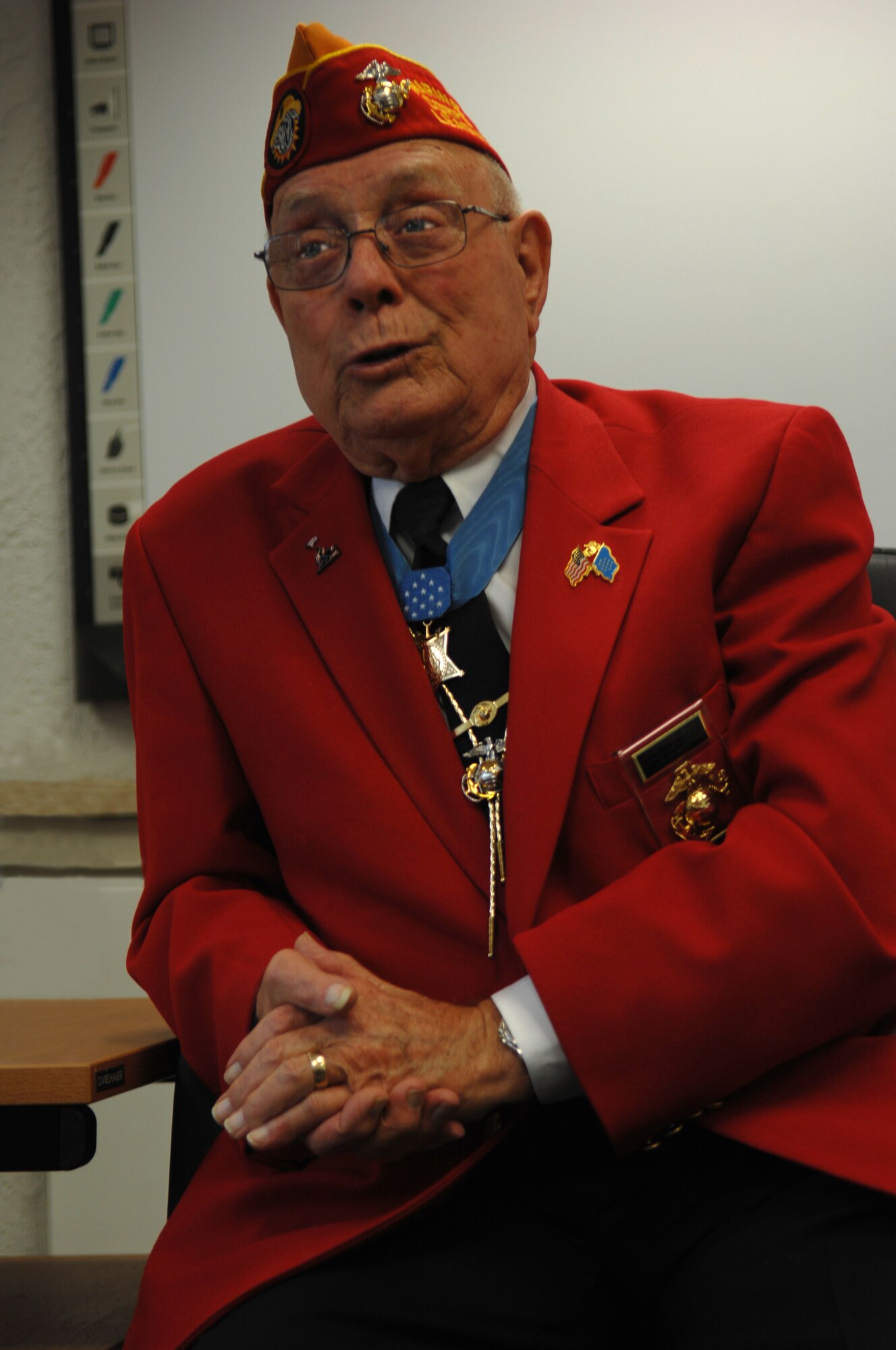 Hershel W. Williams, U.S. Marine Corps, Congressional Medal of Honor recipient, talks to students at the First Term Airmen Center, Ramstein, Germany, Oct. 21, 2008. Mr. Williams was awarded the Medal of Honor for heroic actions during World War II. (U.S. Photo by Airman 1st Class Tony R. Ritter) 