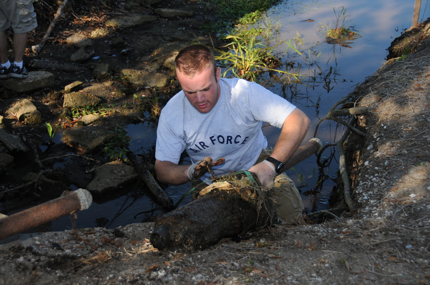 Cleaning up Mississippi's coastline > Keesler Air Force Base > Article