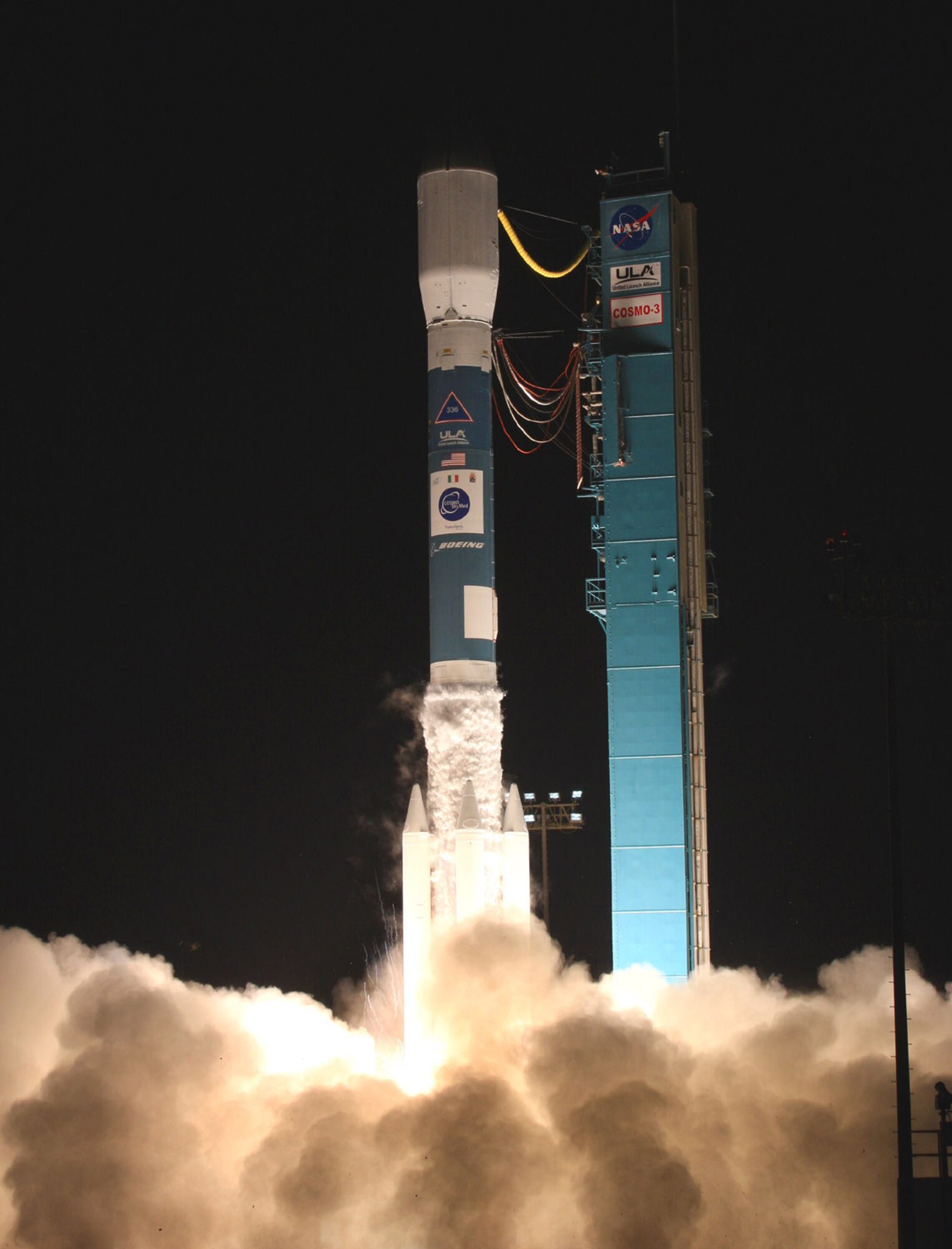 A Delta II rocket successfully launches at 7:28 p.m. Oct. 24 from the Space Launch Complex-2 at Vandenberg Air Force Base, Calif. The rocket took off carrying the Thales Alenia-Space COSMO-SkyMed 3 satellite. (Courtesy photo) 
