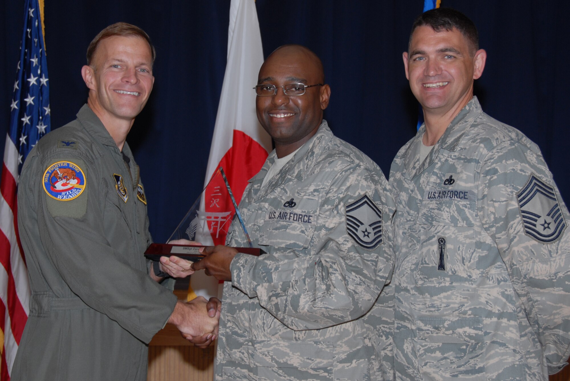 MISAWA AIR BASE, Japan -- Senior Master Sgt. Darrell Roberson, 35th Maintenance Squadron, receives 35th Fighter Wing Senior NCO of the Quarter during the wing quarterly award luncheon Oct. 24, 2008. Sergeant Roberson is a native of Henderson, N.C., and has been in the Air Force for more than 21 years. (U.S. Air Force photo by Senior Airman Laura R. McFarlane) 