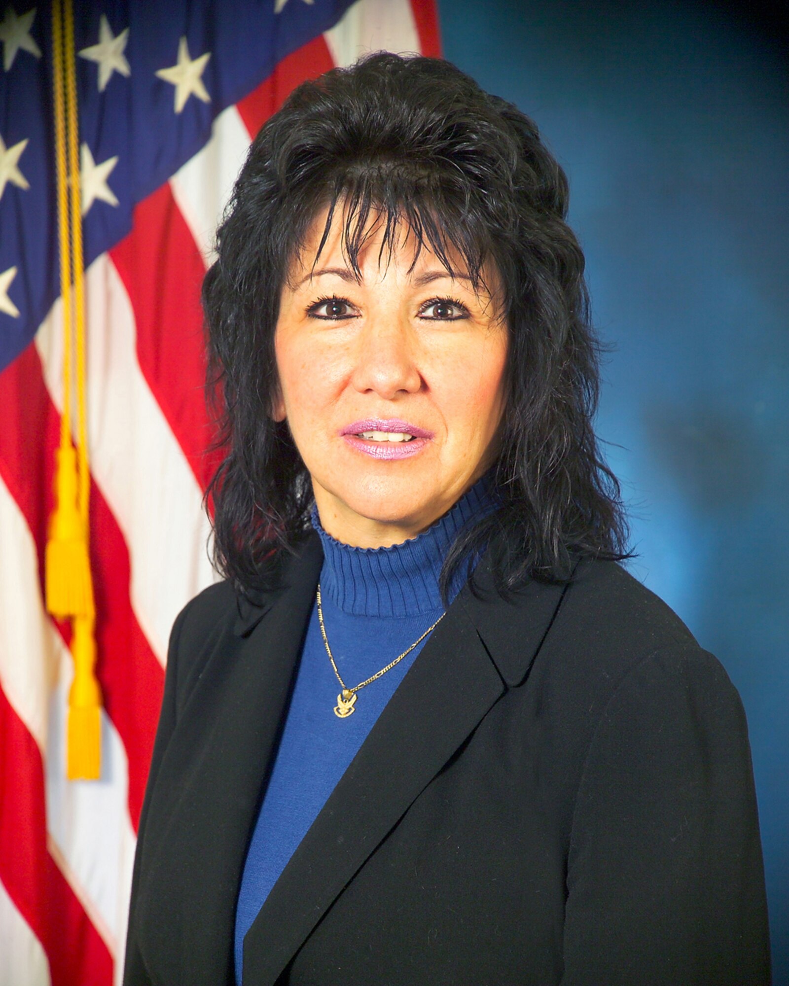 HANSCOM AIR FORCE BASE, Mass. - Linda Sasser of the ESC Contracting Division was the winner of the Harold M. Wright Award in the GS-13 and below category at the Shiely, Wright and O’Neill Awards Banquet on Oct. 29 at the Minuteman Club. (U.S. Air Force photo)