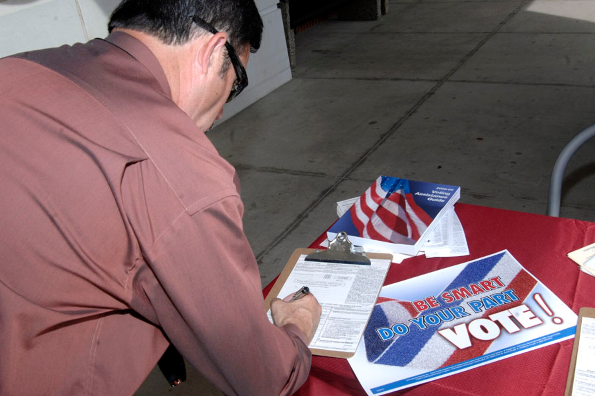 SCOTT AIR FORCE BASE, Ill. -- Voter registration is ongoing for the 2008 elections. Everyone is encouraged to vote so their voice can be heard. There will be stands outside the BX today and Friday from 10 a.m. to 2 p.m. Registration can also be done at www.fvap.gov or at the base library.
(US Air Force photo/Senior Airman Jonathan Lovelady)

