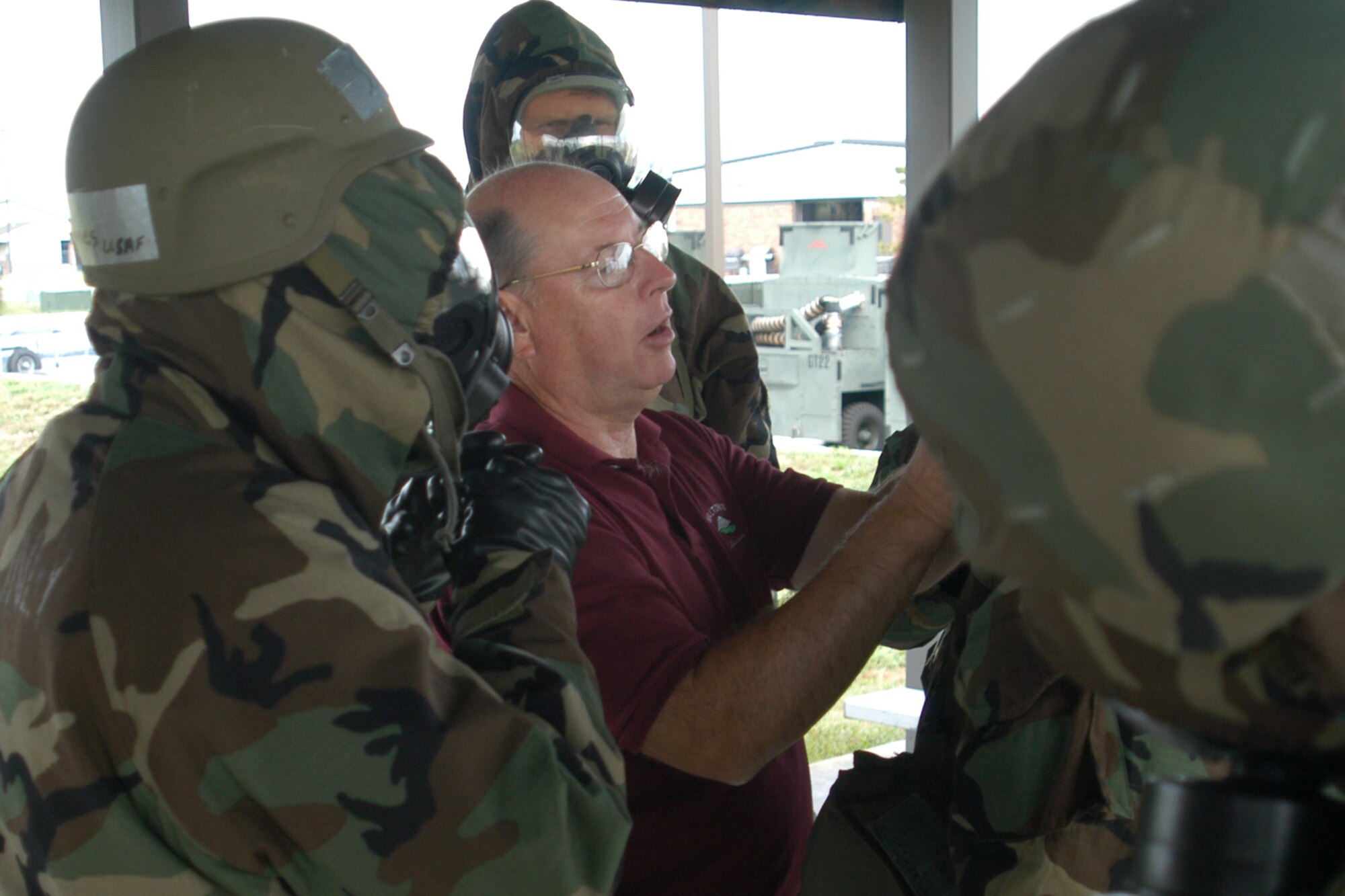 GRISSOM AIR RESERVE BASE, Ind., -- Oakah Hays, Base Civil Engineer Readiness Flight, explains procedures during a chemical, biological and radiation education class during a recent unit training assembly. A number of changes have taken place with the training class, including its location. The class is now held in Bldg. 600.  Members of the 434th Air Refueling Wing participate in a variety of training courses and exercises during UTAs. (U.S. Air Force photo/Senior Airman Carl Berry)
