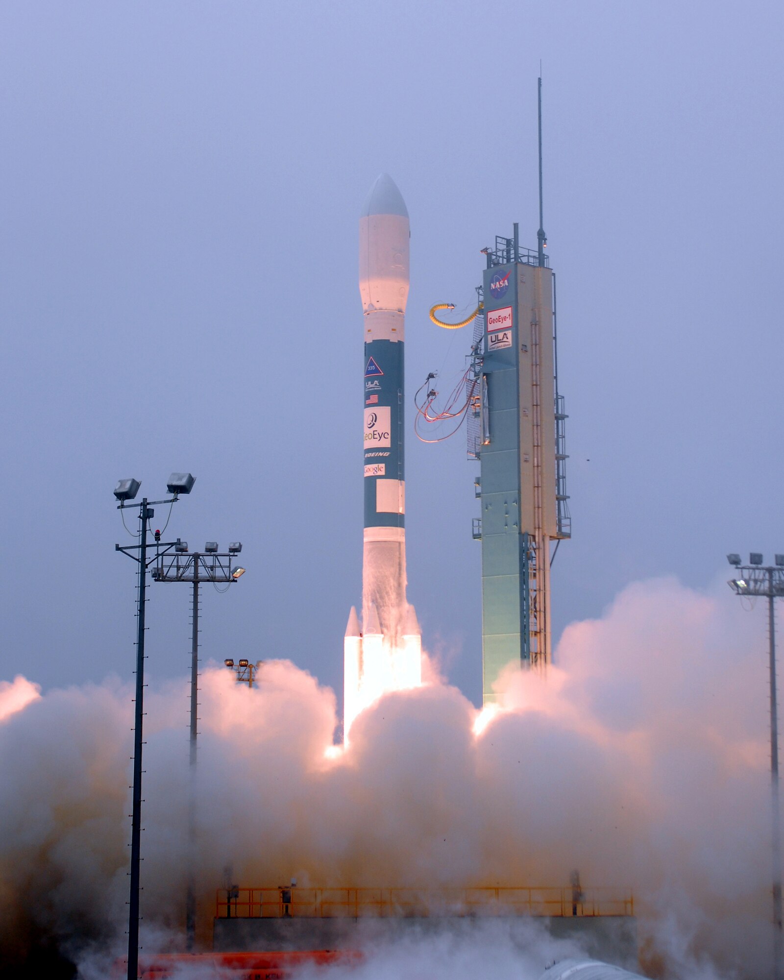 VANDENBERG AIR FORCE BASE, Calif.-- Vandenberg AFB successfully launched a Delta II rocket from Space Launch Complex-2 at 11:51 a.m. on Sept. 6. The rocket carried the GeoEye-1 Satellite into a circular Sun-synchronous orbit where the satellite will begin its mission of collecting multispectral or color images of the Earth for both government and commercial organizations. (Photo by Joe Davila)