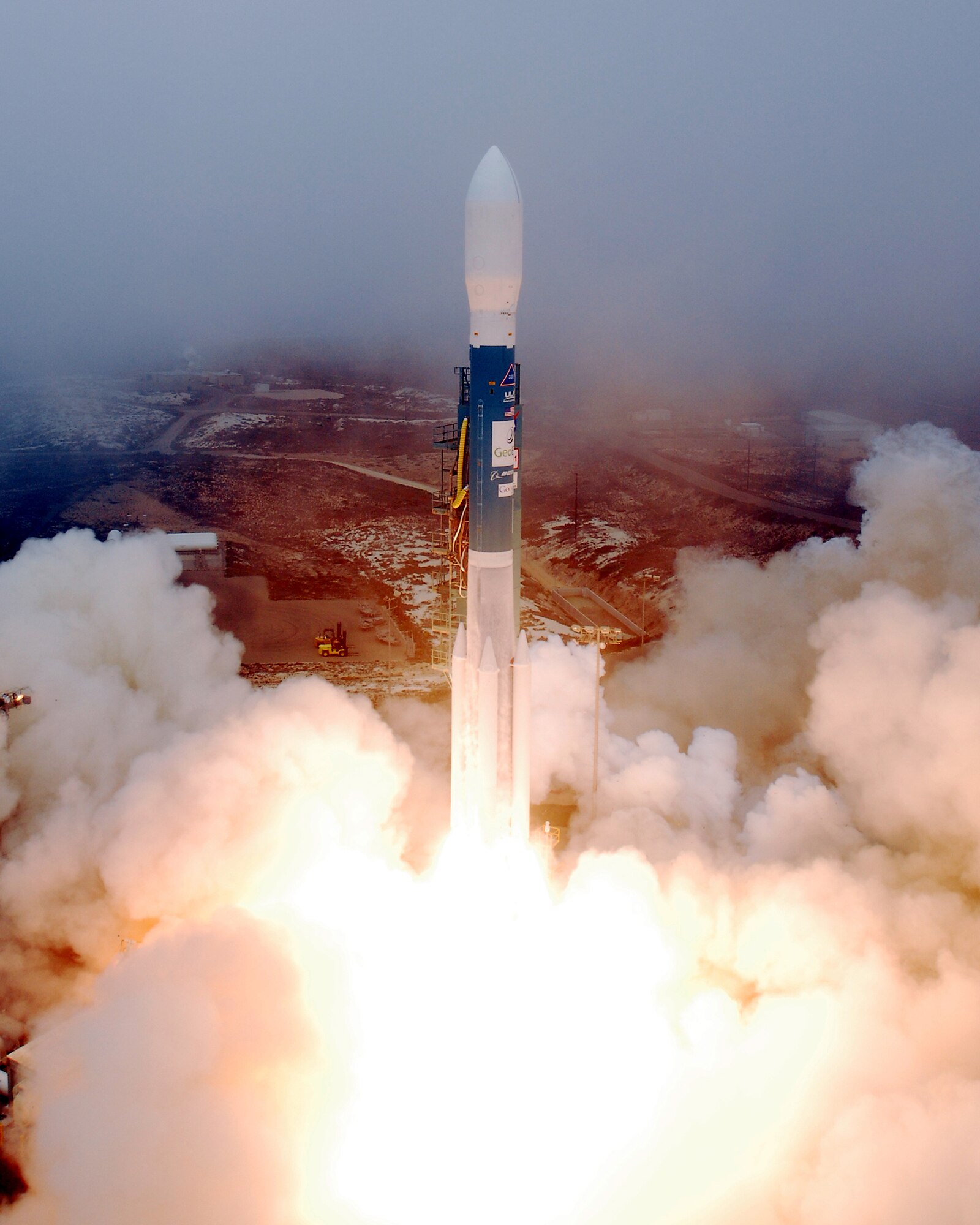 VANDENBERG AIR FORCE BASE, Calif.-- Vandenberg AFB successfully launched a Delta II rocket from Space Launch Complex-2 at 11:51 a.m. on Sept. 6. The rocket carried the GeoEye-1 Satellite into a circular Sun-synchronous orbit where the satellite will begin its mission of collecting multispectral or color images of the Earth for both government and commercial organizations. (Photo by Joe Davila)