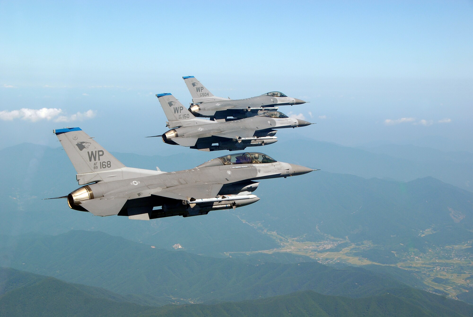 KUNSAN AIR BASE, Republic of Korea--Republic of Korea Air Force Lt. Gen. Cho Won Kun, Air Force Operations Center commander, flies with the 35th Fighter Squadion out of Kunsan Air Base Sept 10. (Air Force photo/Tech Sgt. John Cronin)