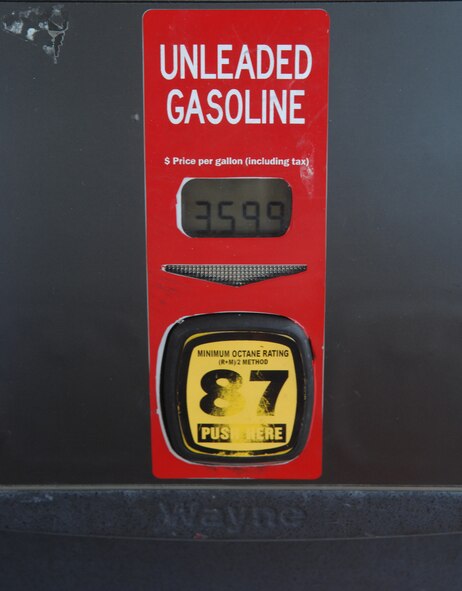 MOODY AIR FORCE BASE, Ga. -- Moody’s shoppette kept gas prices twenty cents cheaper than off base gas stations here Sept.12. The shoppette had to close their pumps do to a low supply of gas and high demand of customers. (U.S. Air Force photo by Airman Joshua Green) 