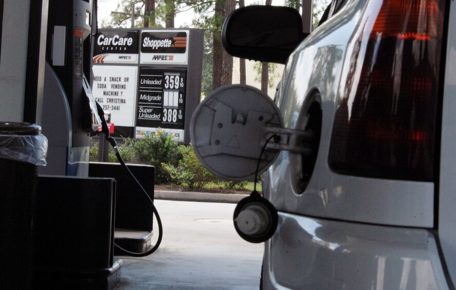 MOODY AIR FORCE BASE, Ga. -- Moody’s shoppette kept gas prices twenty cents cheaper than gas stations off base here Sept.12. The shoppette’s low gas prices caused a thirty minute wait for people to fill their tanks. (U.S. Air Force photo by Airman Joshua Green) 