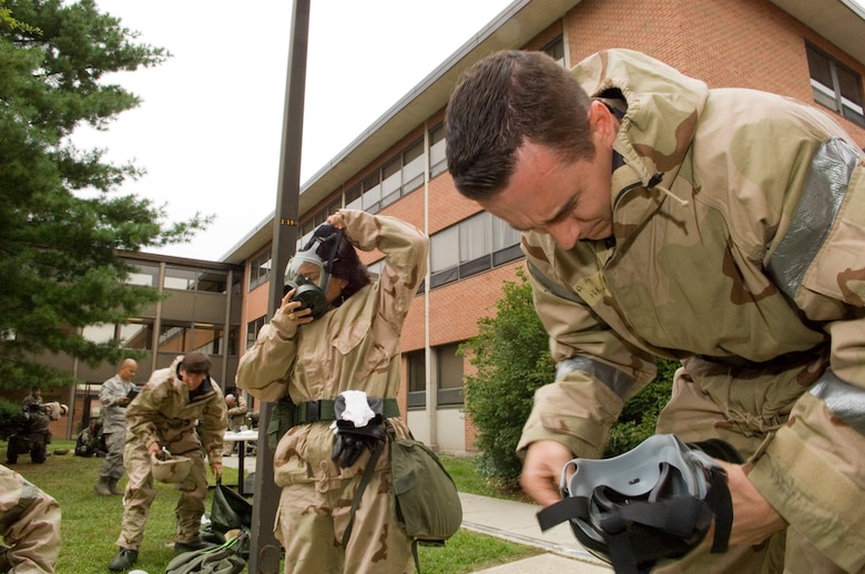 Dress quickly! > Air Force Base > Article Display