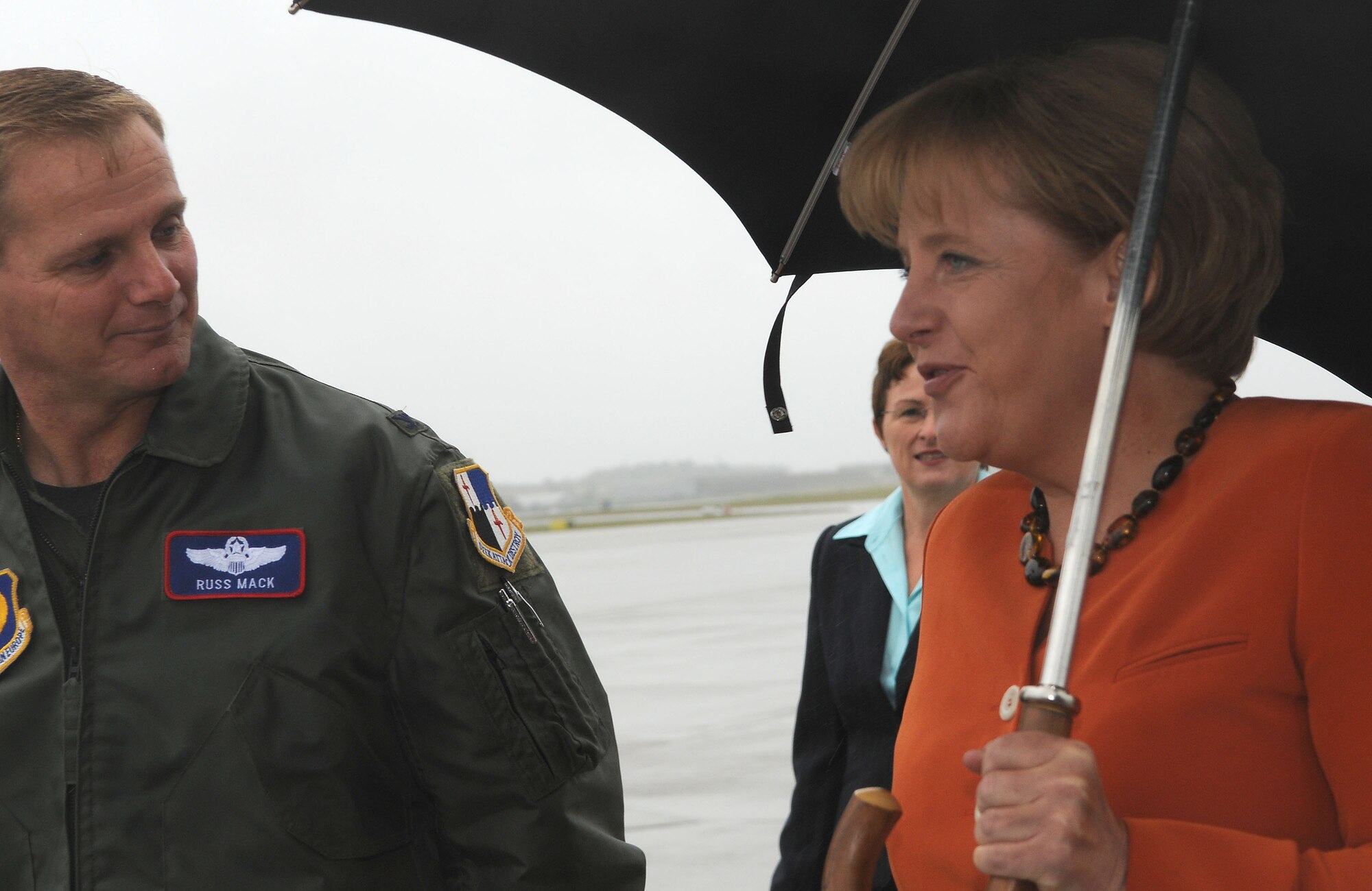 SPANGDAHLEM AIR BASE, Germany -- German Federal Chancellor Angela Merkel
landed at Spangdahlem Air Base en route to Trier Sept. 13, 2008. Col. Russ
Mack,  52nd Fighter Wing vice commander, and Col. Bill Nadolski, 52nd
Mission Support Group commander (not pictured), greeted Chancellor Merkel
upon her arrival. (U.S. Air Force photo by Staff Sgt. Andrea Knudson)