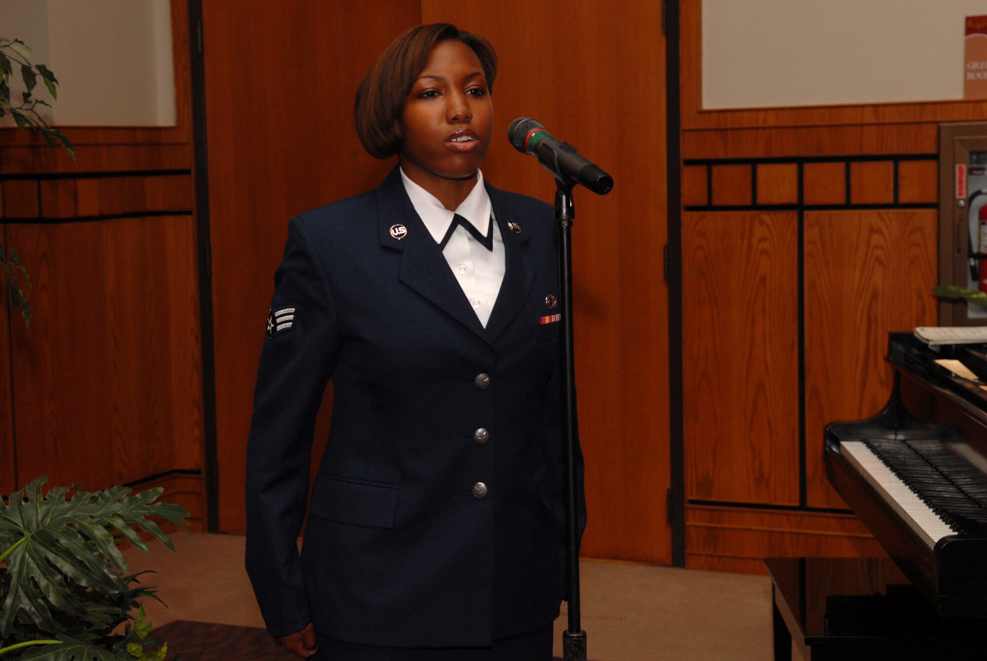 Senior Airman Siobhan Lowe, 17th Force Support Squadron, recites the Airman's Creed at the 2008 Air Force Ball Sept. 12 at the C.J. Davidson Conference Center at Angelo State University. (U.S. Air Force photo by Senior Airman Kasabyan Musal)