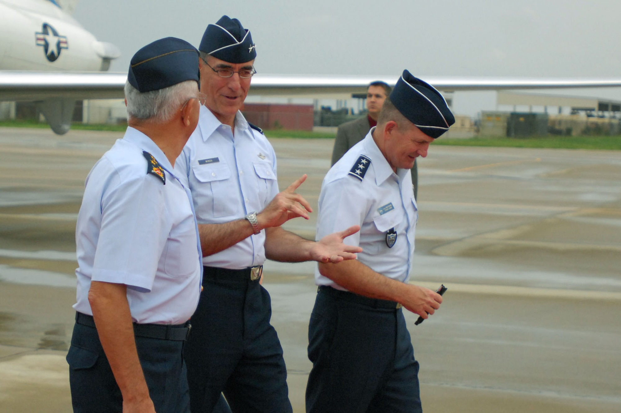 LANGLEY AIR FORCE BASE, Va. - Gen. Aydongan Babaoglu, commander of the Turkish air force, is greeted by Maj. Gen. R. Mike Worden, vice commander of Air Combat Command upon his arrival on Sept. 10. General Babaoglu toured the base, including a static display of the F-22 Raptor, during his short visit. (U.S. Air Force photo/Airman Rebecca Montez)